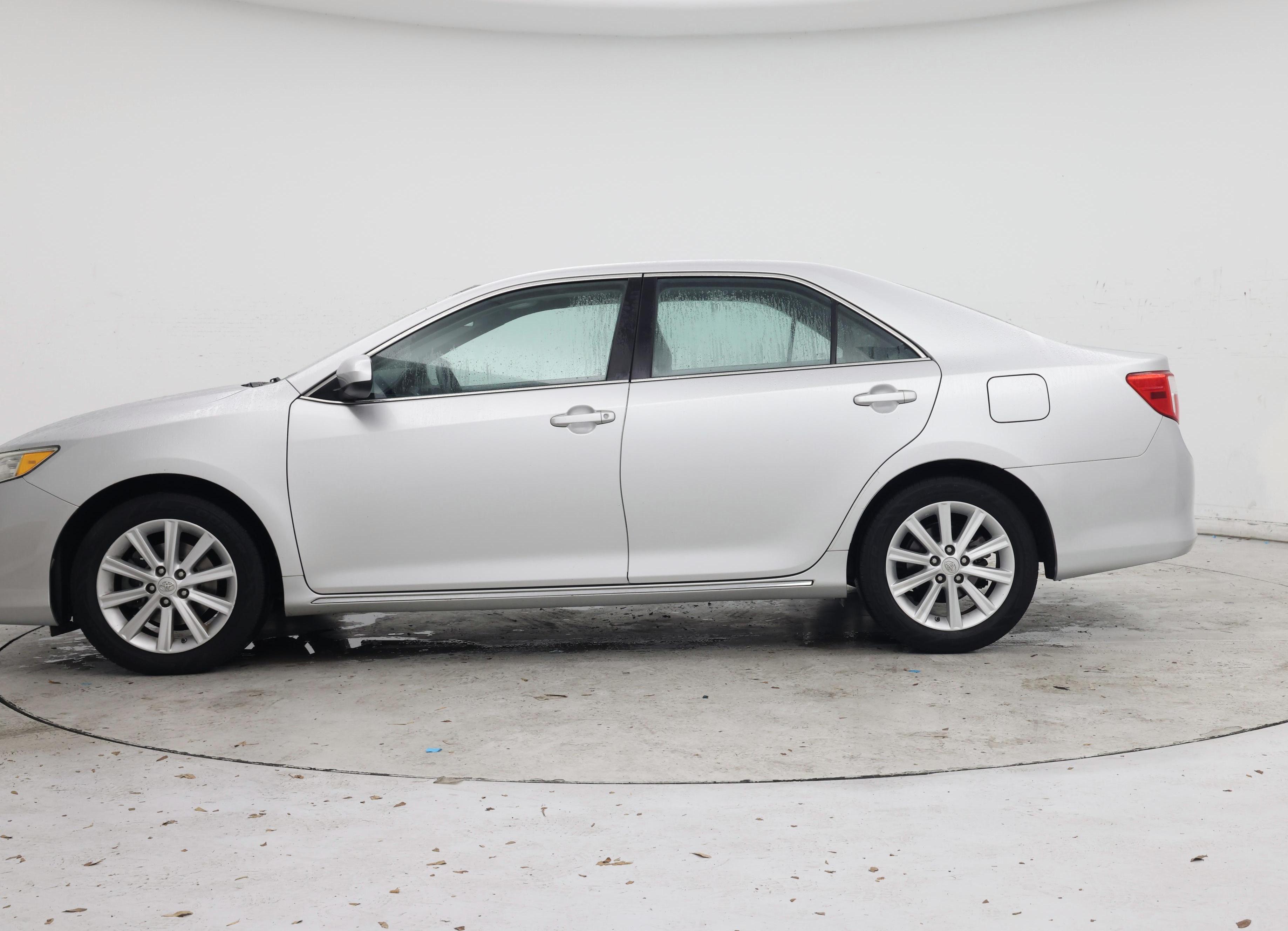 Thumbnail: 2014 Toyota Camry - 3