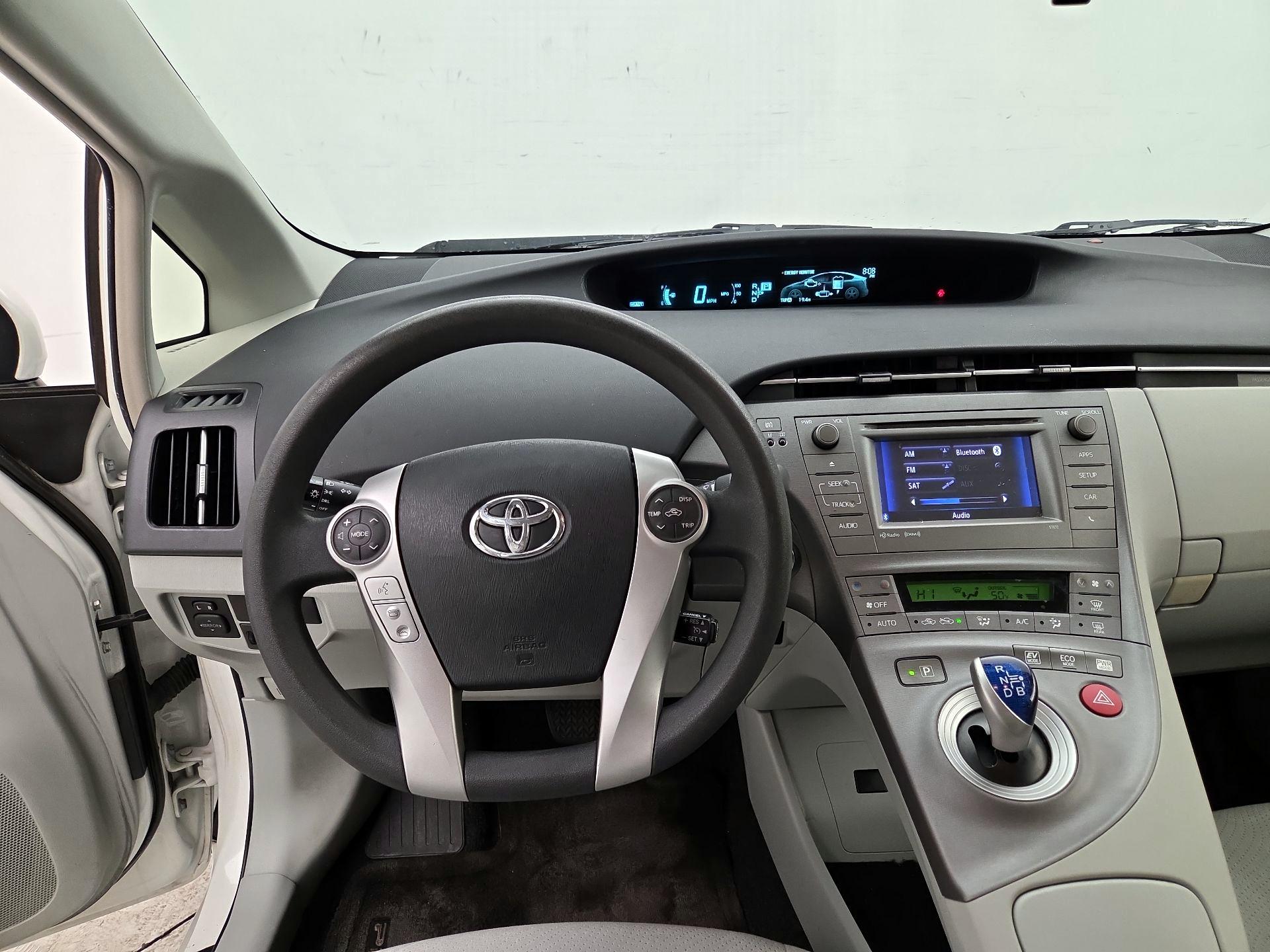 Thumbnail: 2015 Toyota Prius - 9
