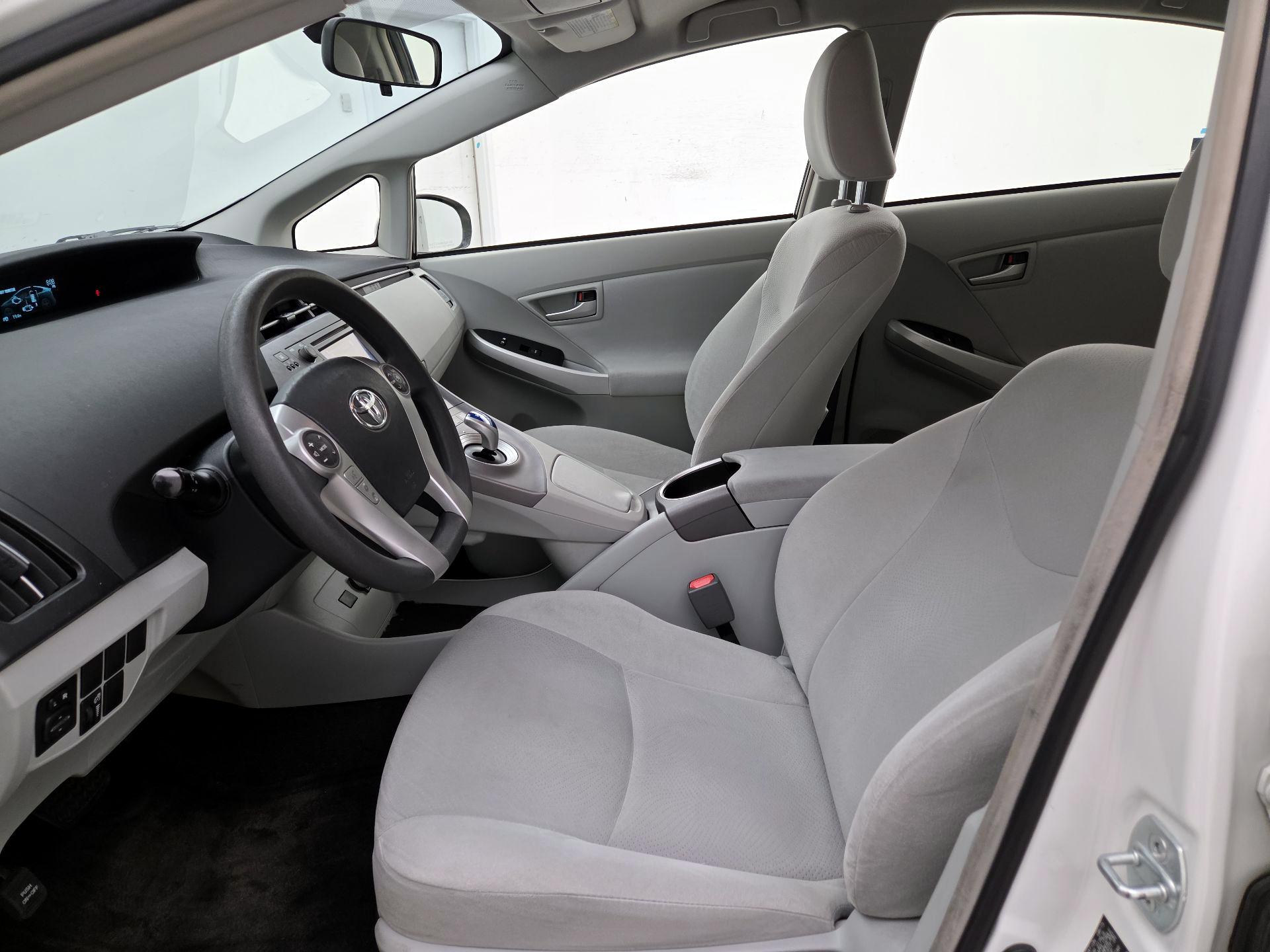 Thumbnail: 2015 Toyota Prius - 11