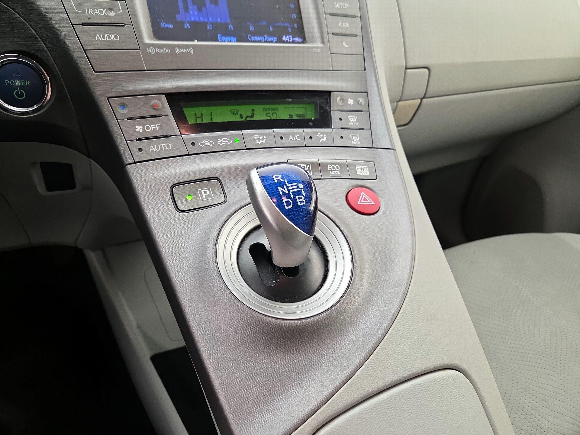 Thumbnail: 2015 Toyota Prius - 17