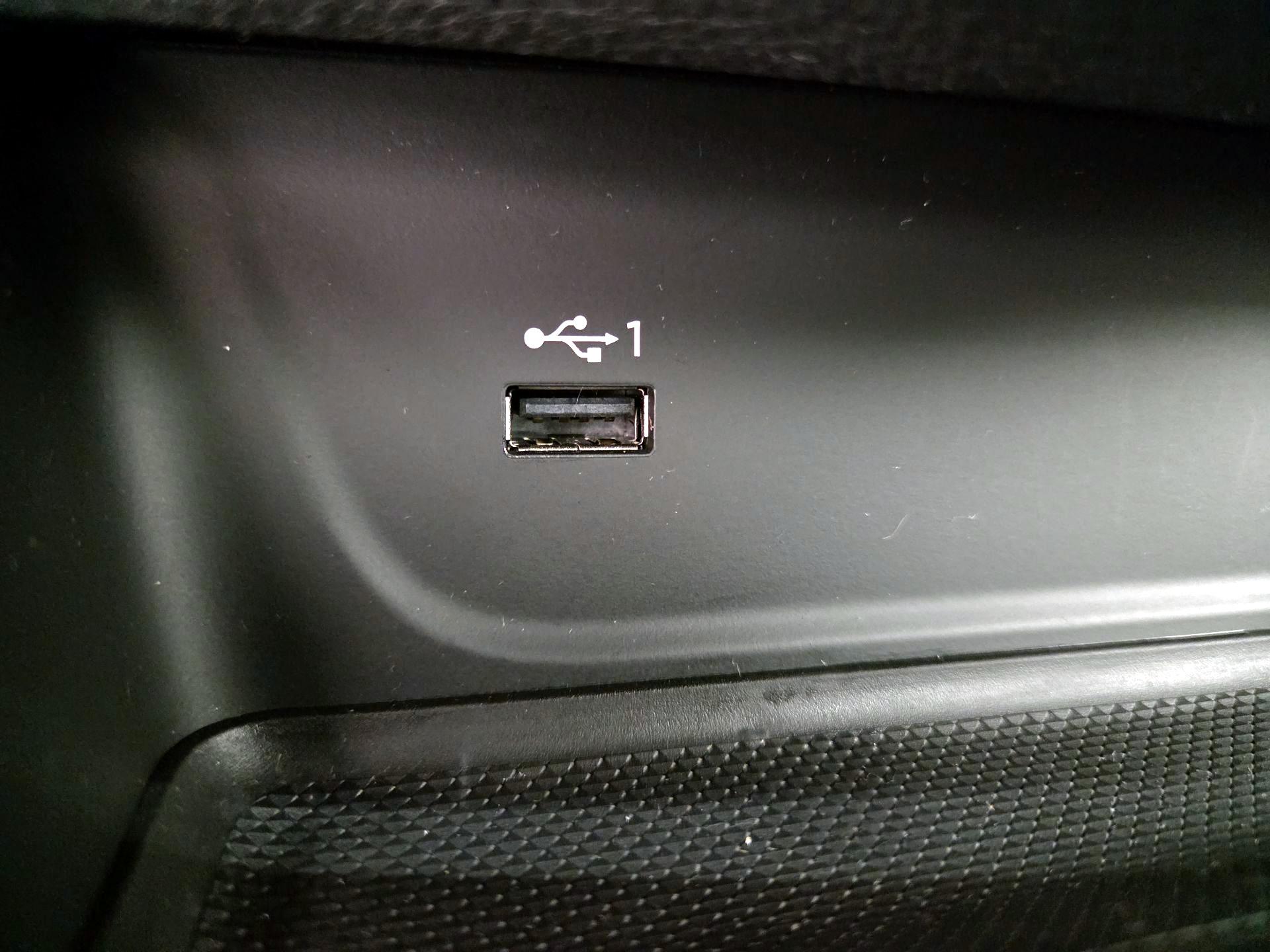 Thumbnail: 2023 Audi S4 - 19