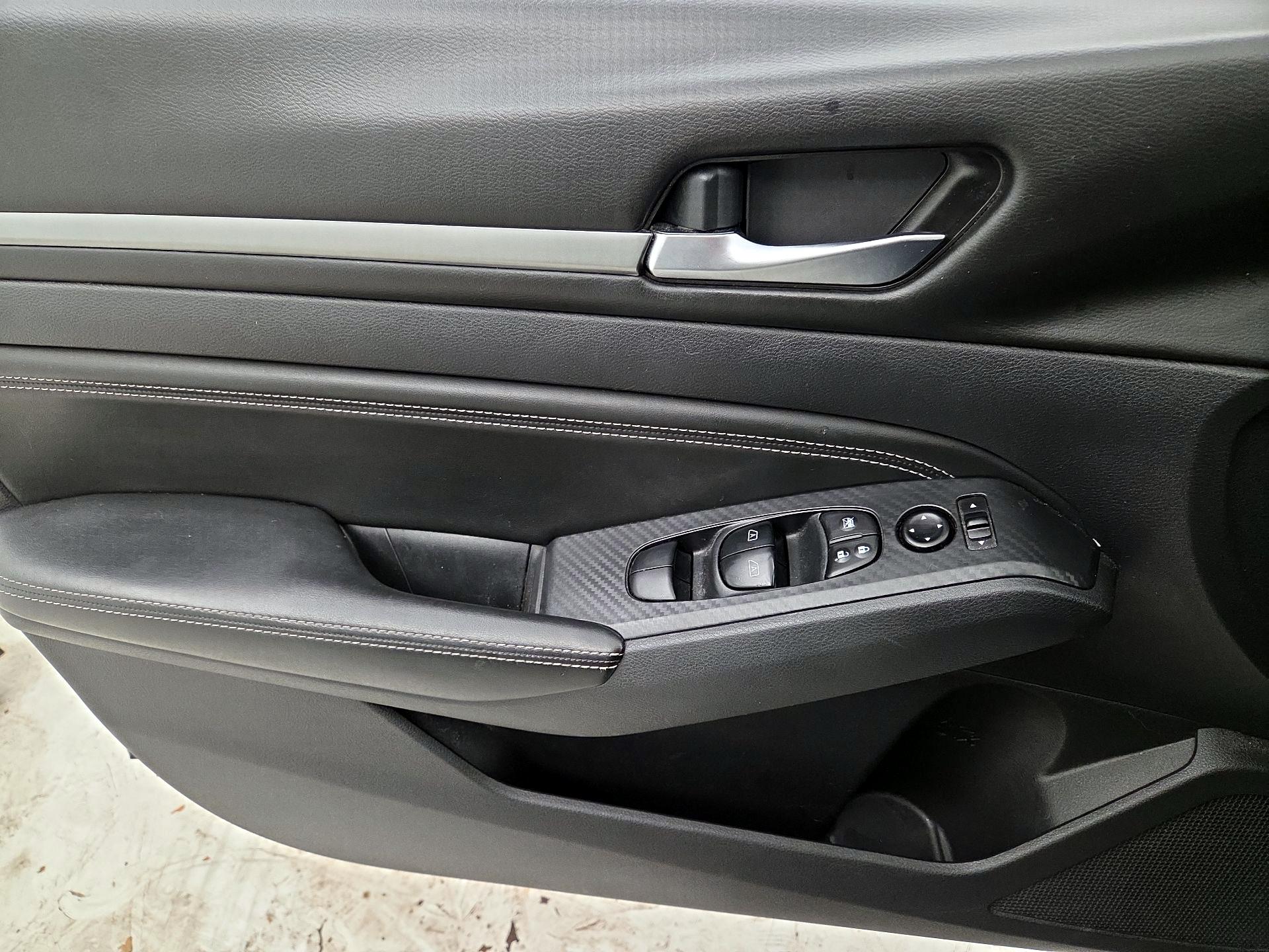 Thumbnail: 2019 Nissan Altima - 12