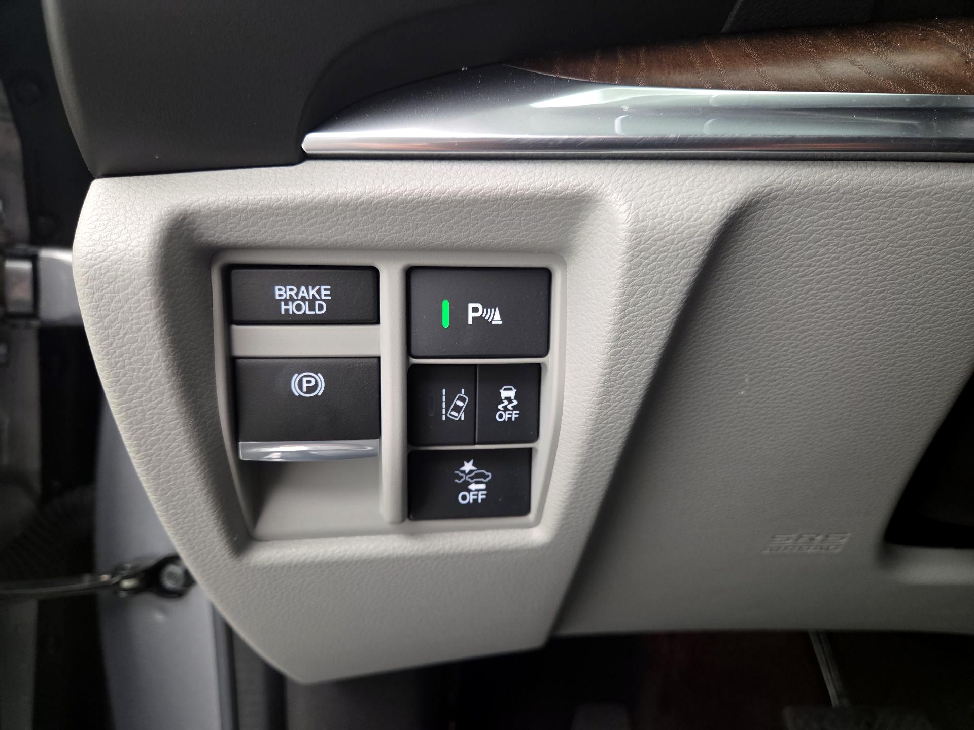 Thumbnail: 2020 Acura MDX - 13