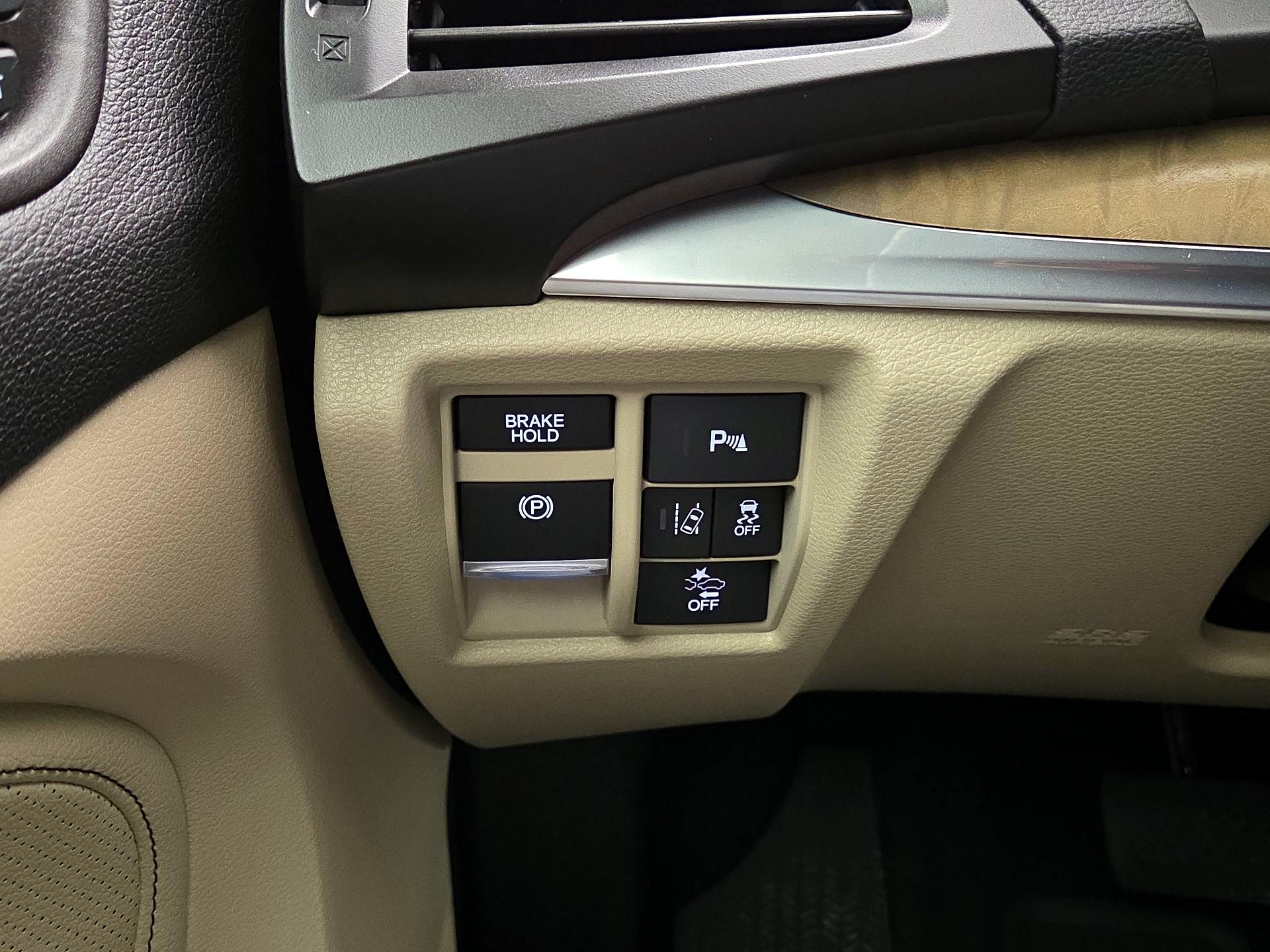 Thumbnail: 2020 Acura MDX - 13