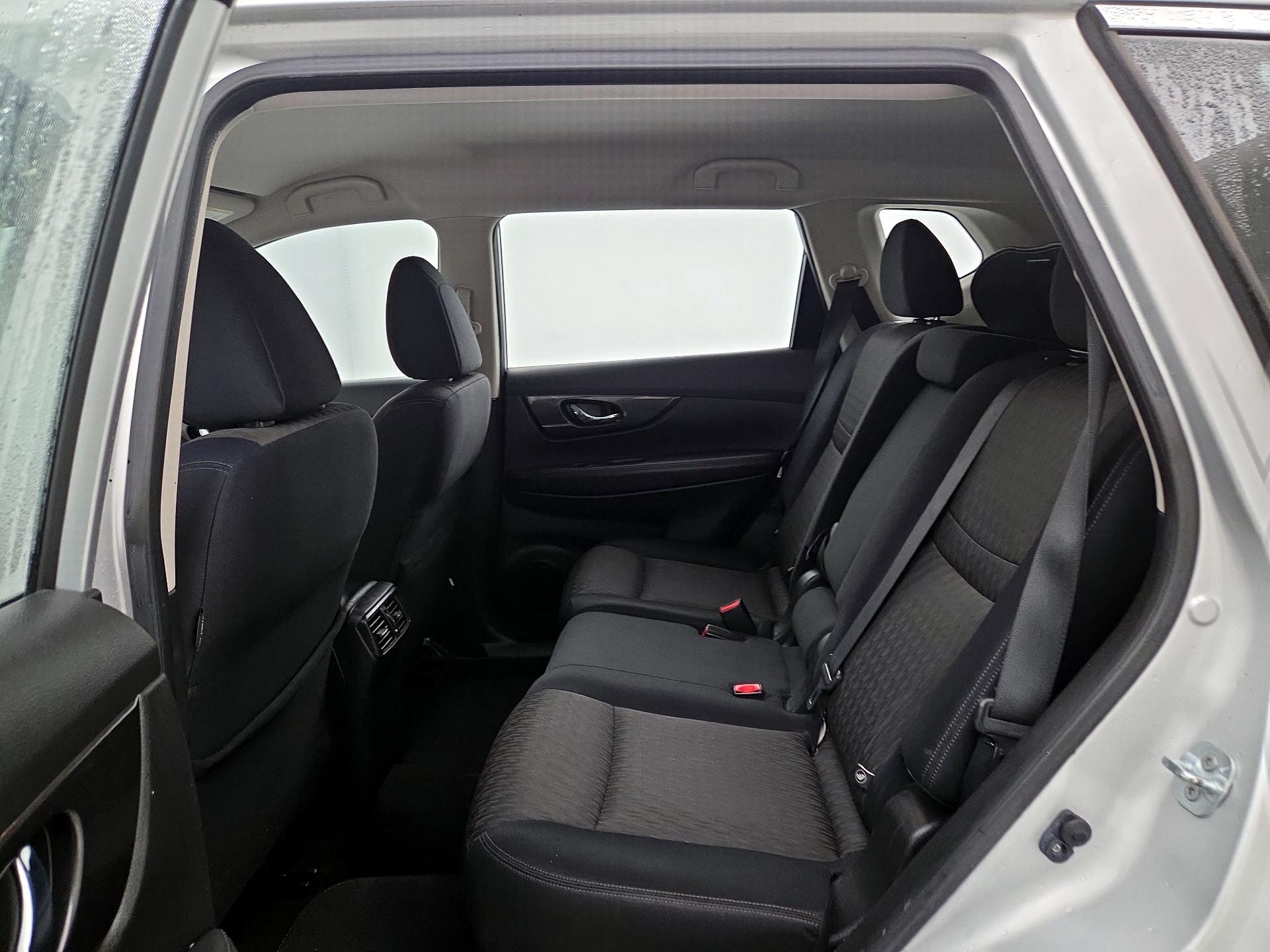 Thumbnail: 2017 Nissan Rogue - 19