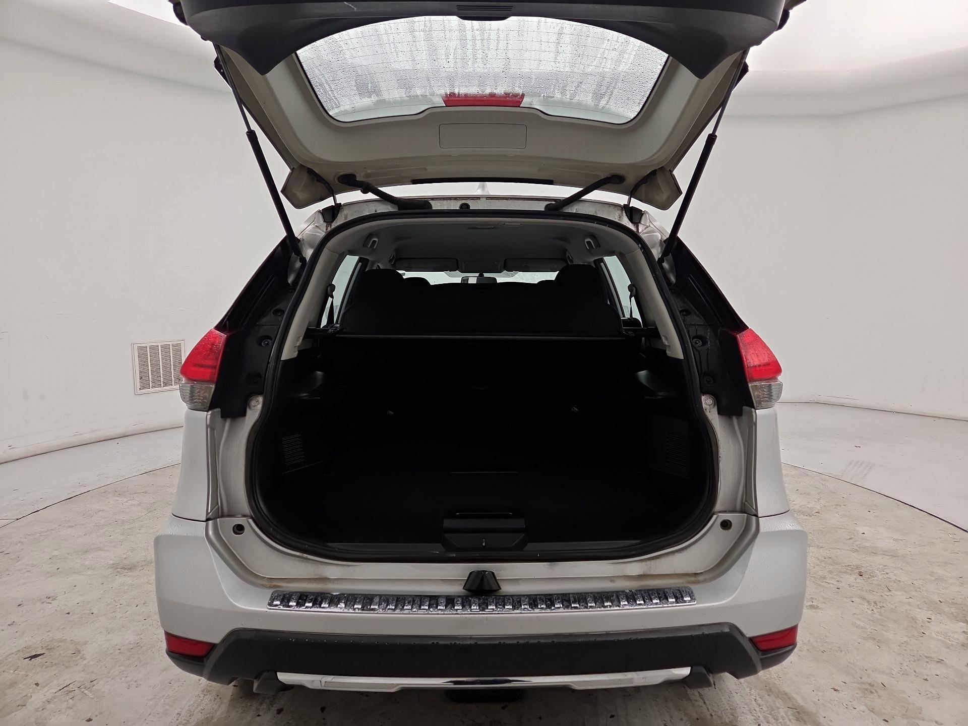 Thumbnail: 2017 Nissan Rogue - 20