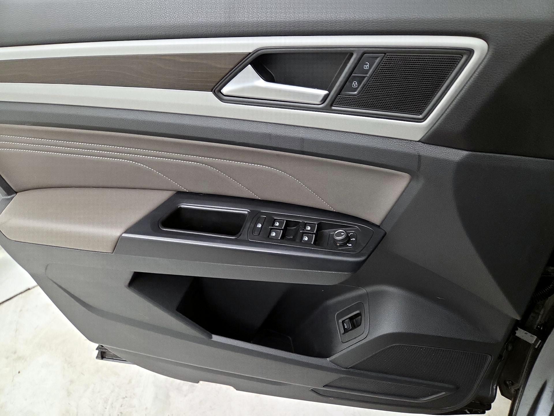 Thumbnail: 2021 Volkswagen Atlas - 12