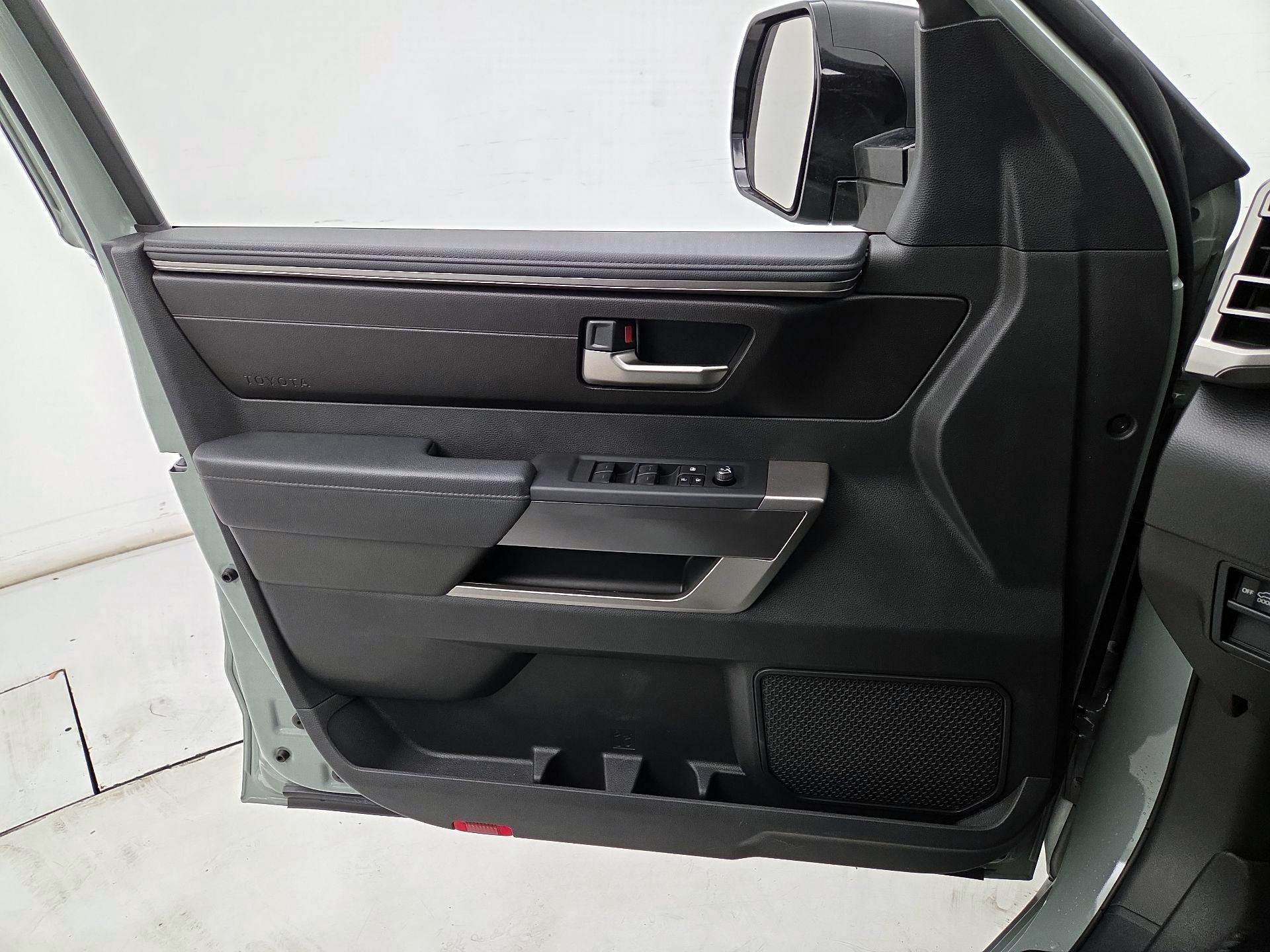 Thumbnail: 2025 Toyota Tundra - 12