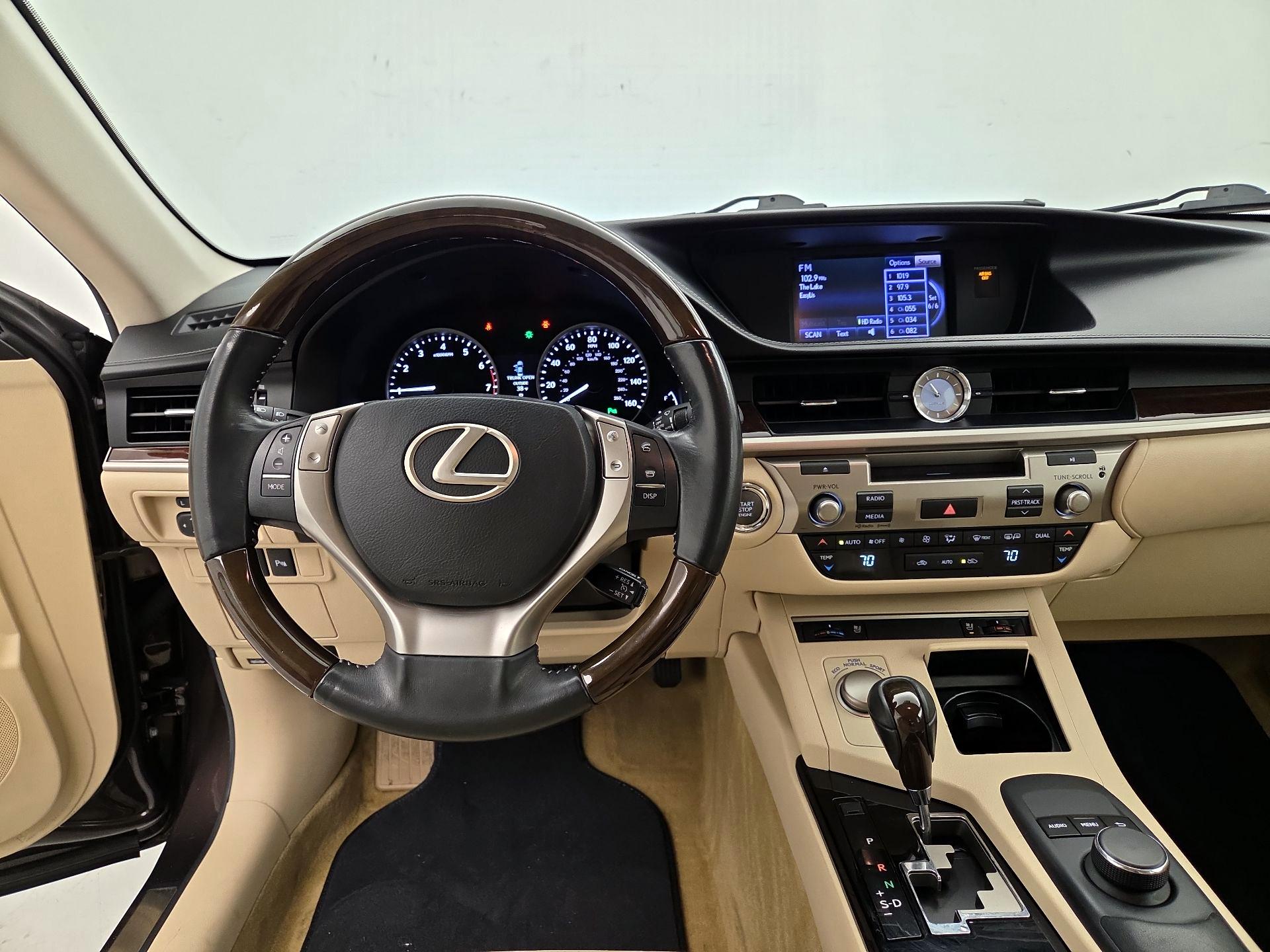 Thumbnail: 2014 Lexus ES - 9