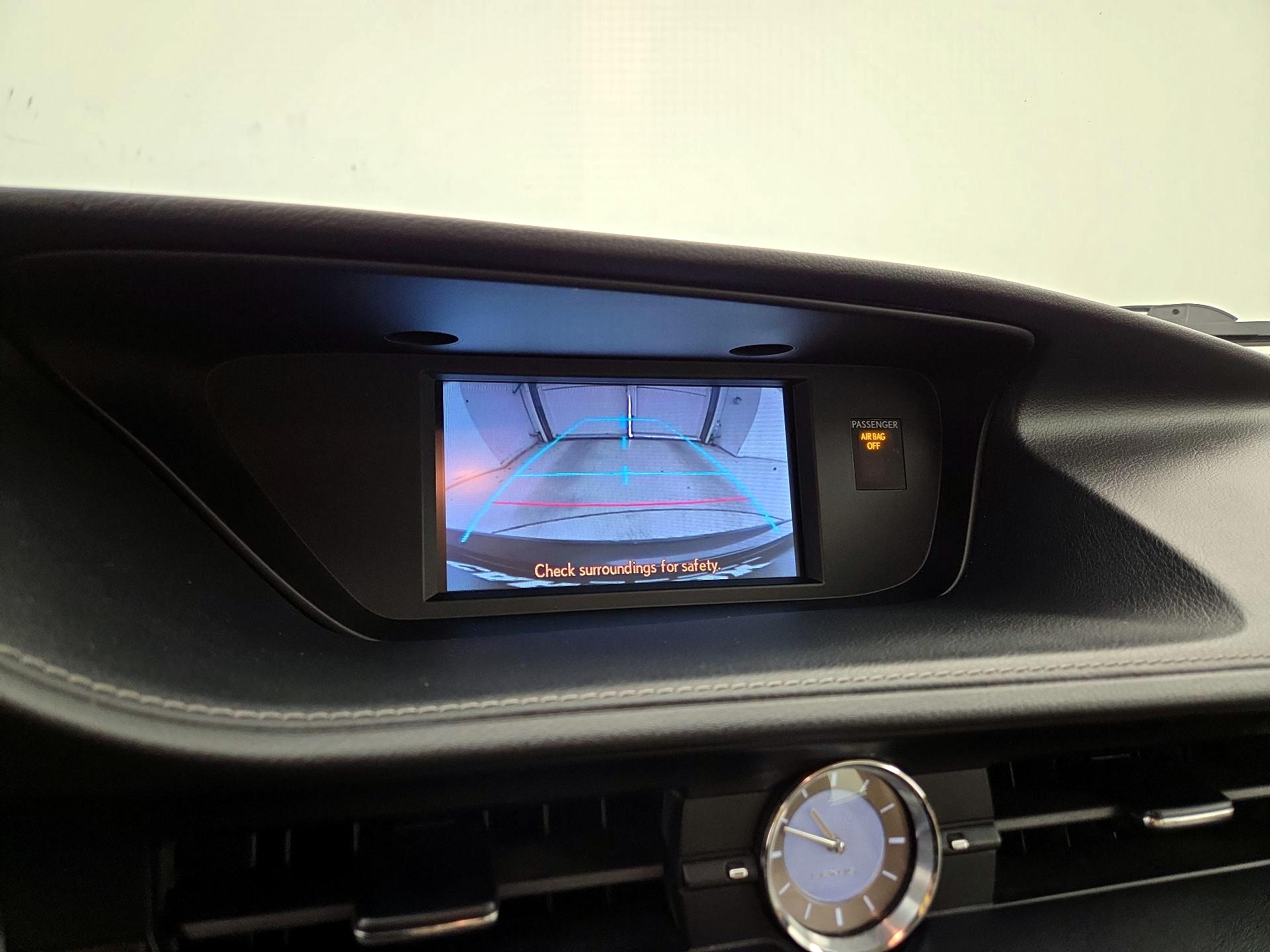 Thumbnail: 2014 Lexus ES - 14