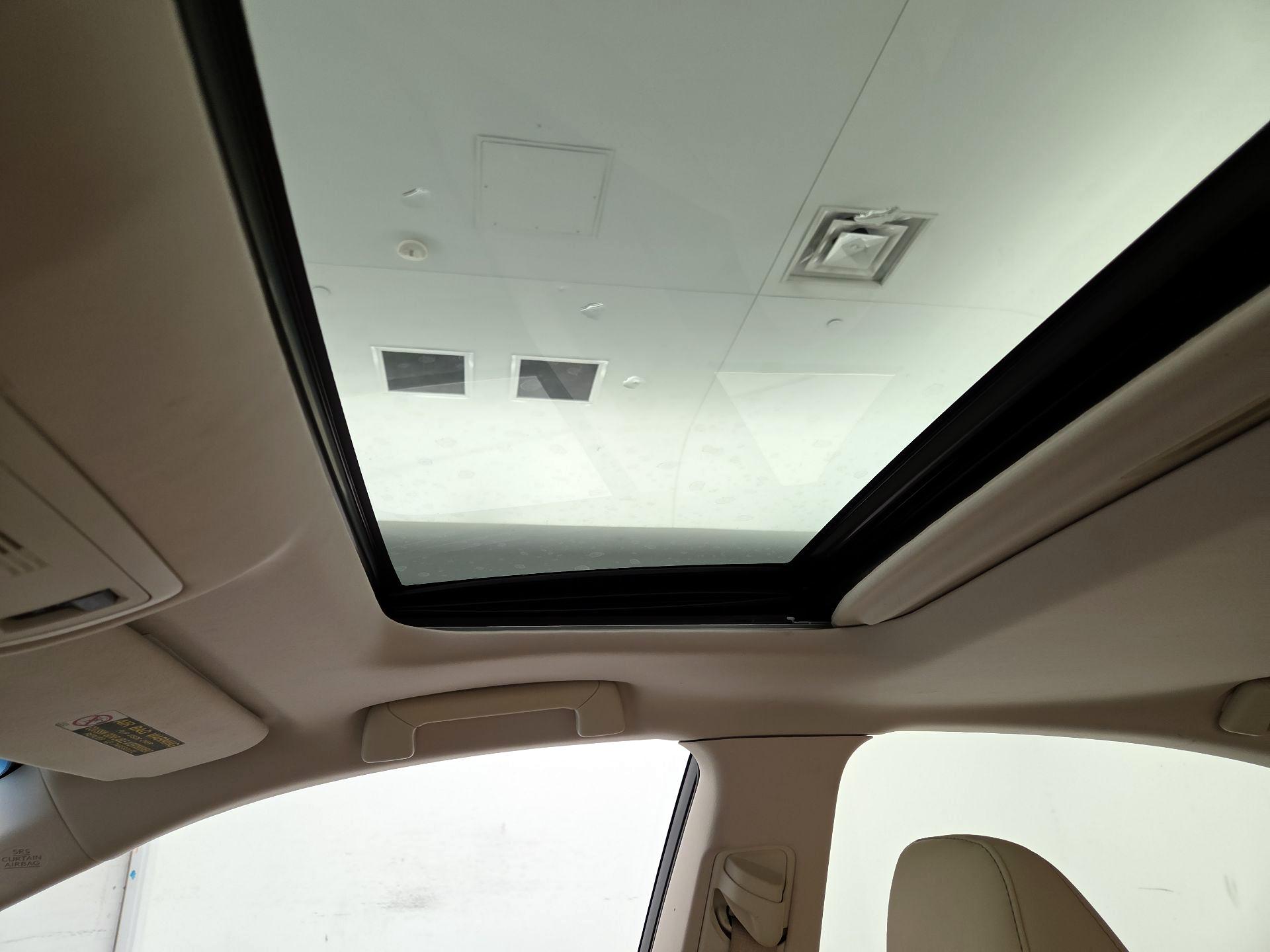 Thumbnail: 2014 Lexus ES - 18