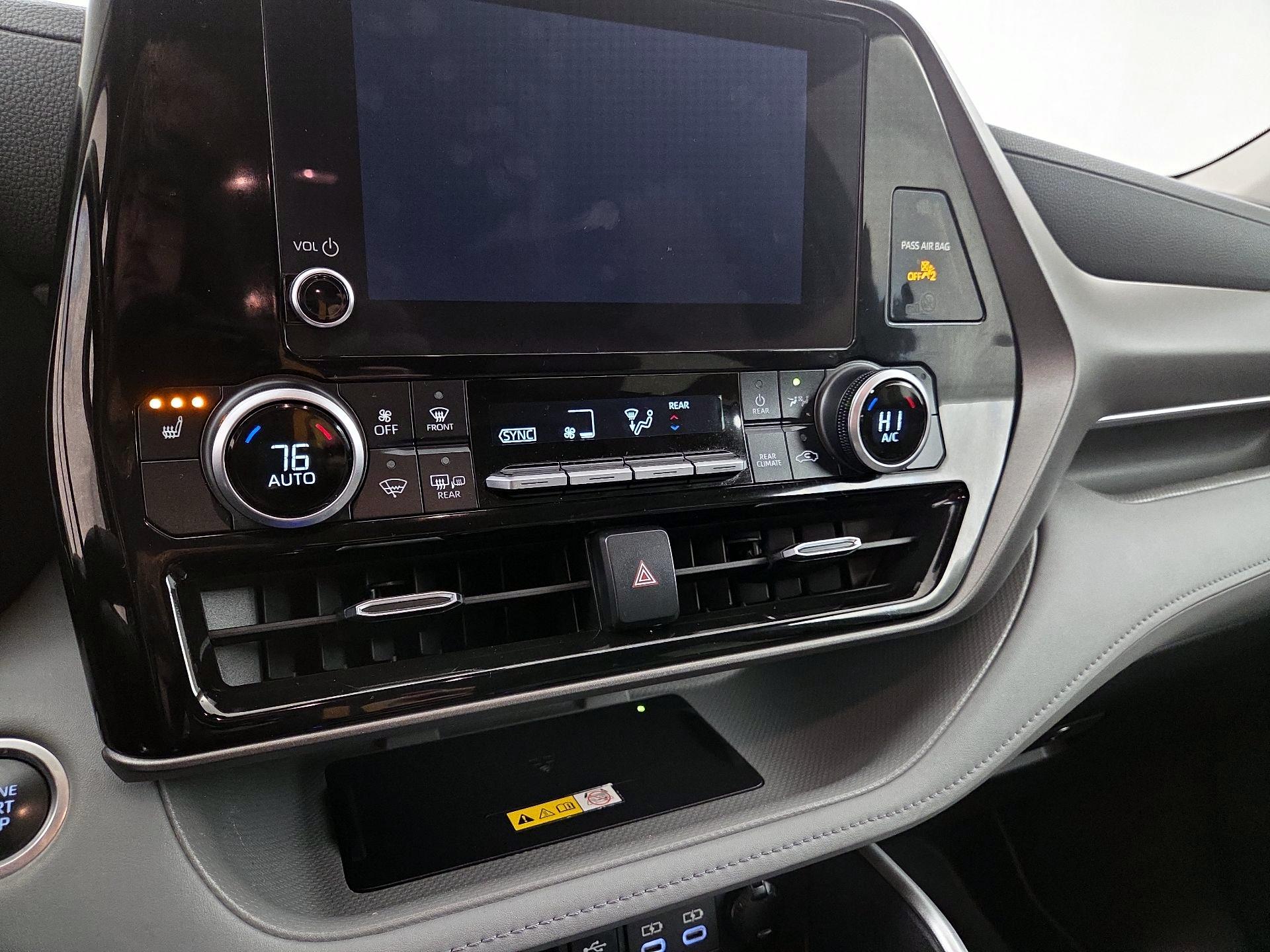 Thumbnail: 2024 Toyota Highlander - 16