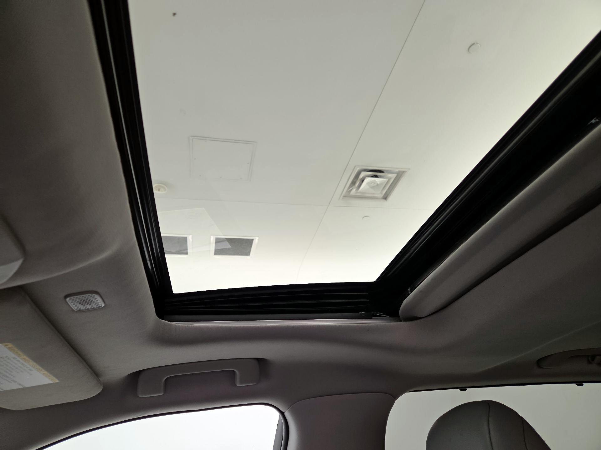 Thumbnail: 2024 Toyota Highlander - 19