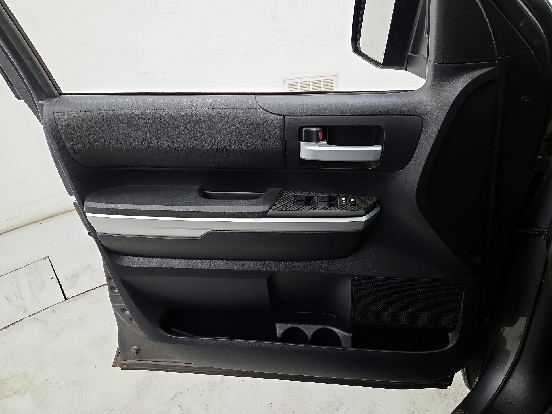 Thumbnail: 2015 Toyota Tundra - 12