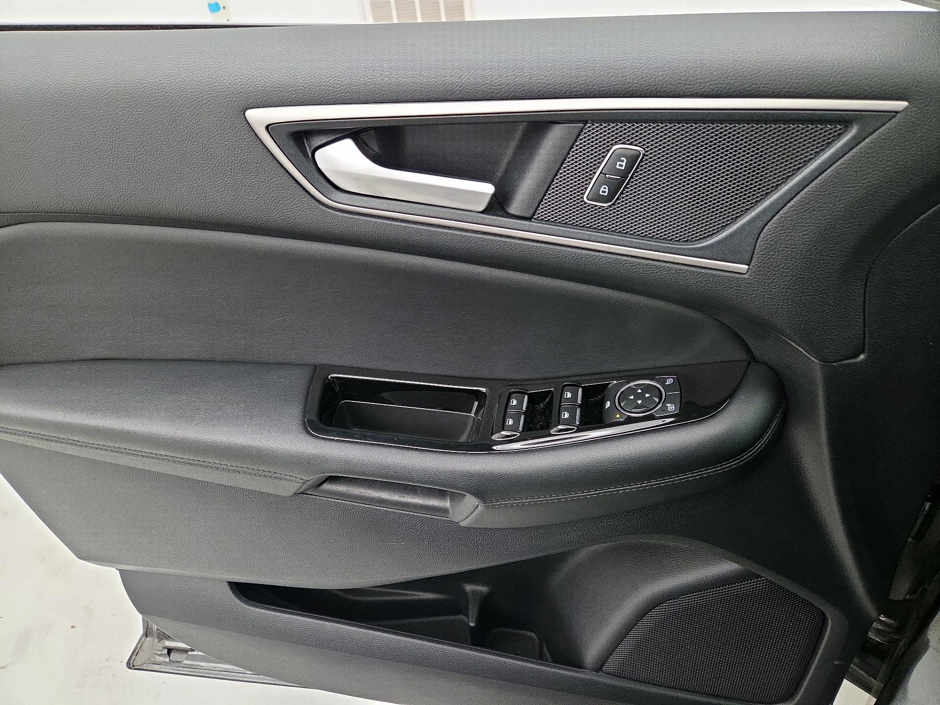 Thumbnail: 2020 Ford Edge - 12