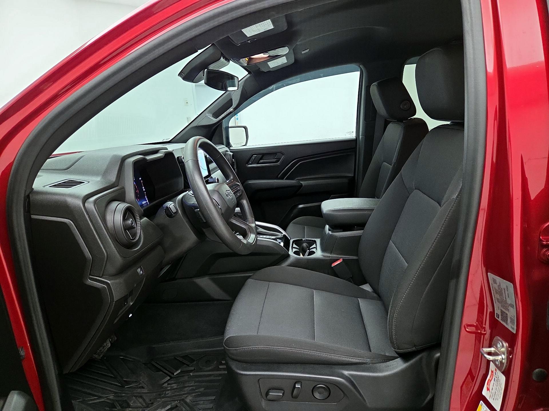 Thumbnail: 2023 Chevrolet Colorado - 11