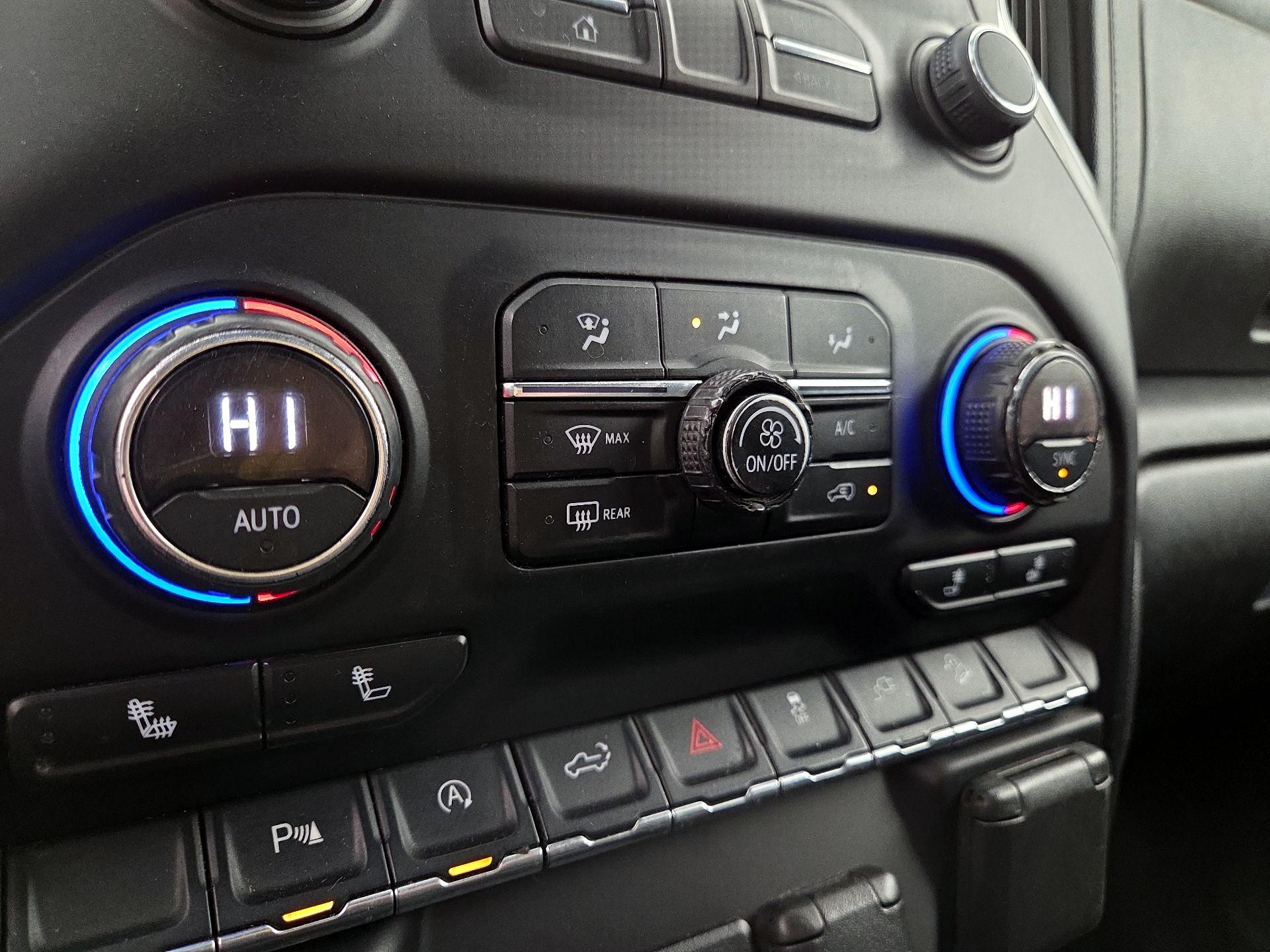 Thumbnail: 2019 Chevrolet Silverado 1500 - 16