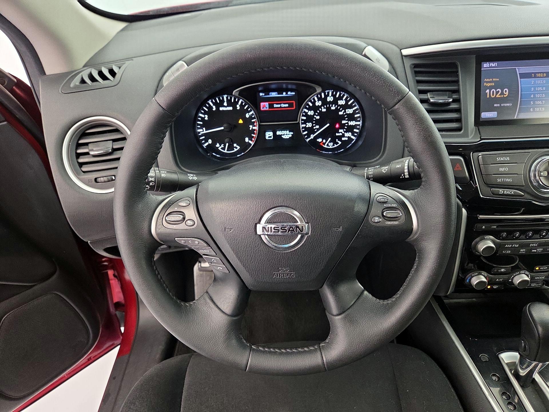 Thumbnail: 2015 Nissan Pathfinder - 10