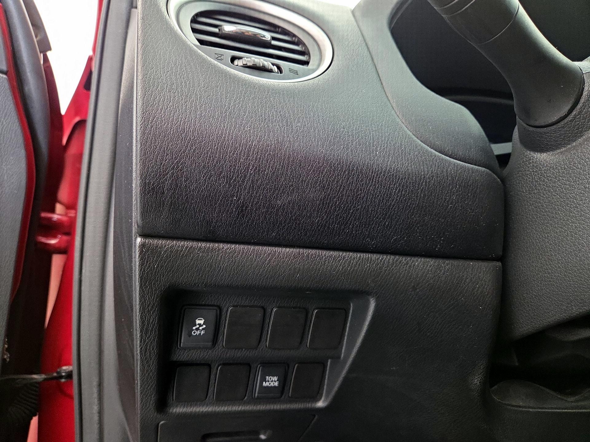 Thumbnail: 2015 Nissan Pathfinder - 13