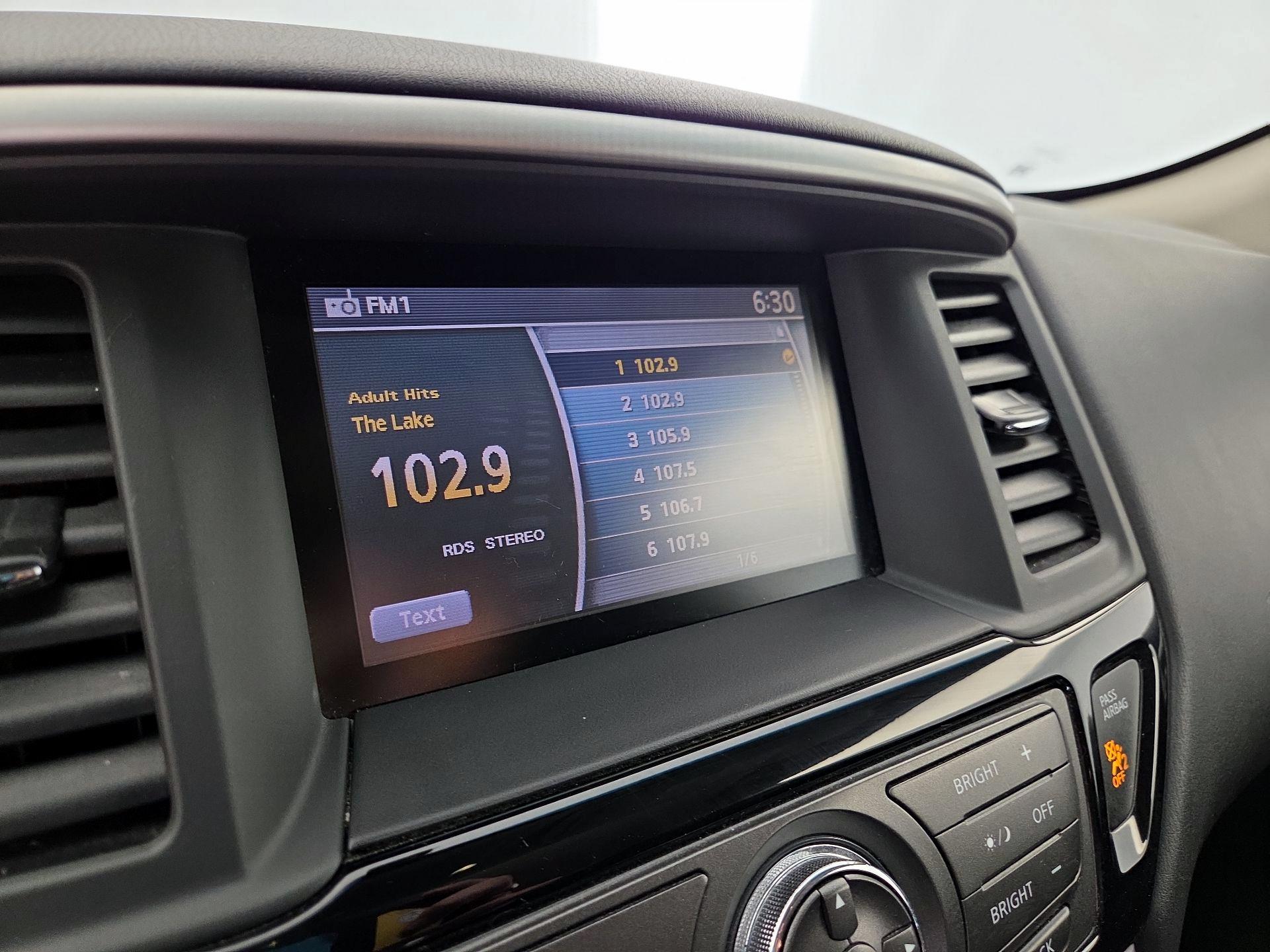 Thumbnail: 2015 Nissan Pathfinder - 15