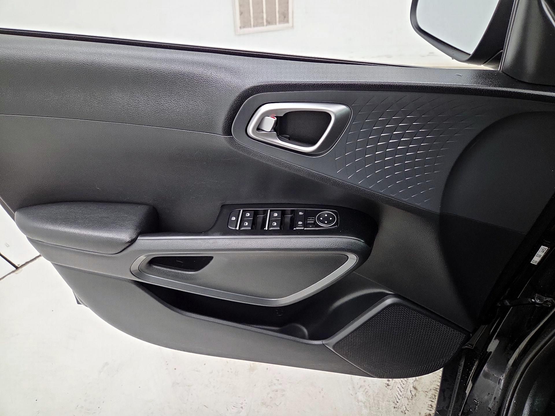 Thumbnail: 2021 Kia Soul - 12