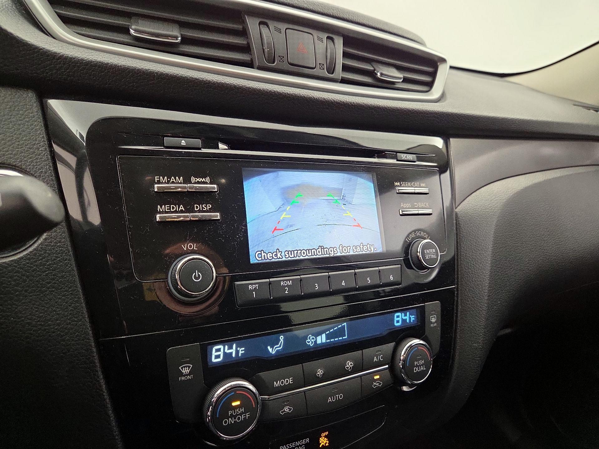 Thumbnail: 2016 Nissan Rogue - 14