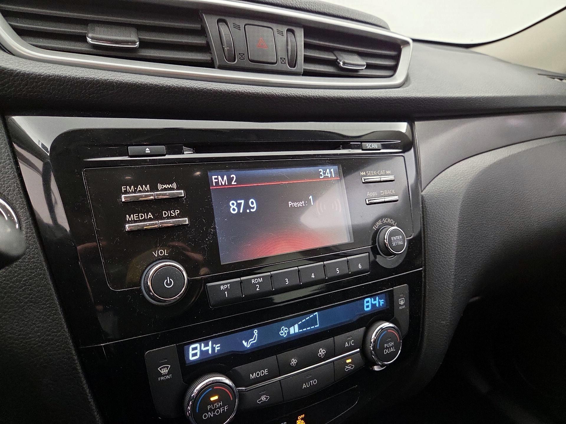 Thumbnail: 2016 Nissan Rogue - 15