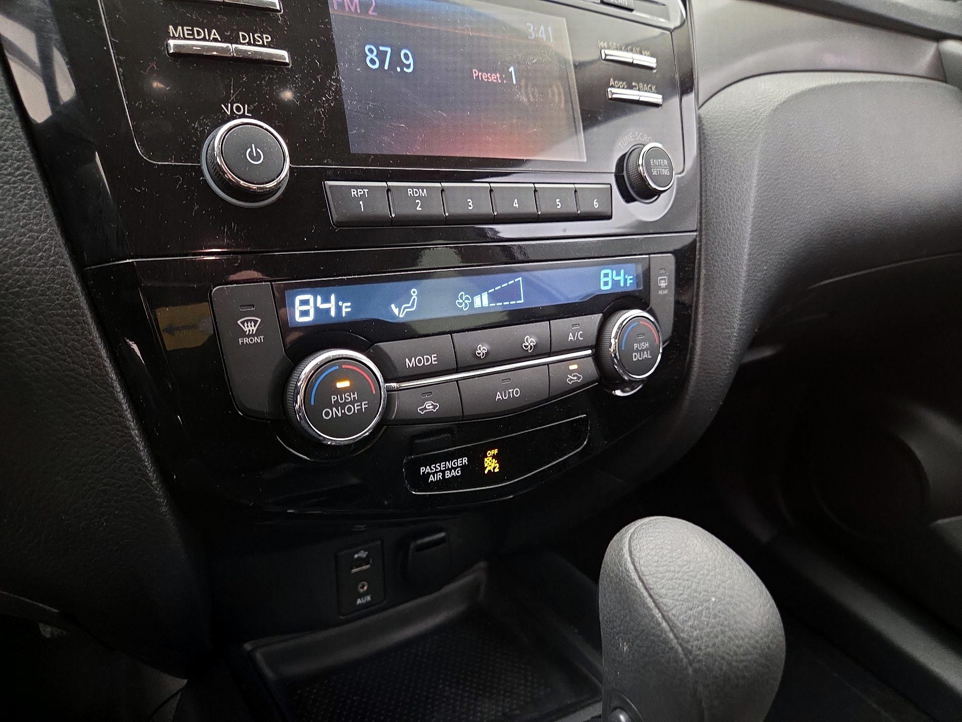 Thumbnail: 2016 Nissan Rogue - 16