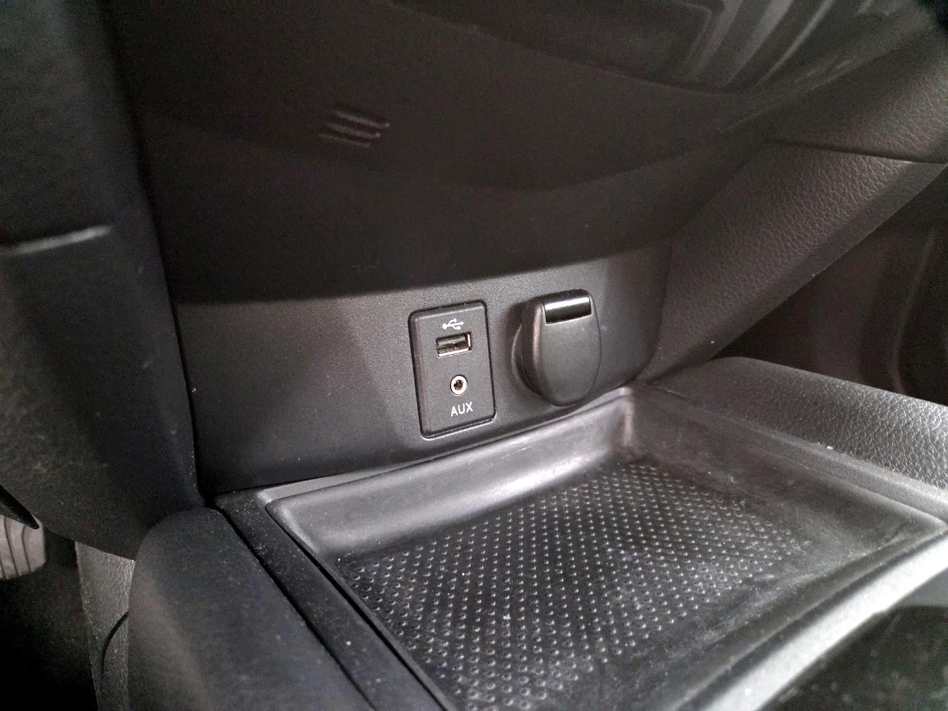 Thumbnail: 2016 Nissan Rogue - 18