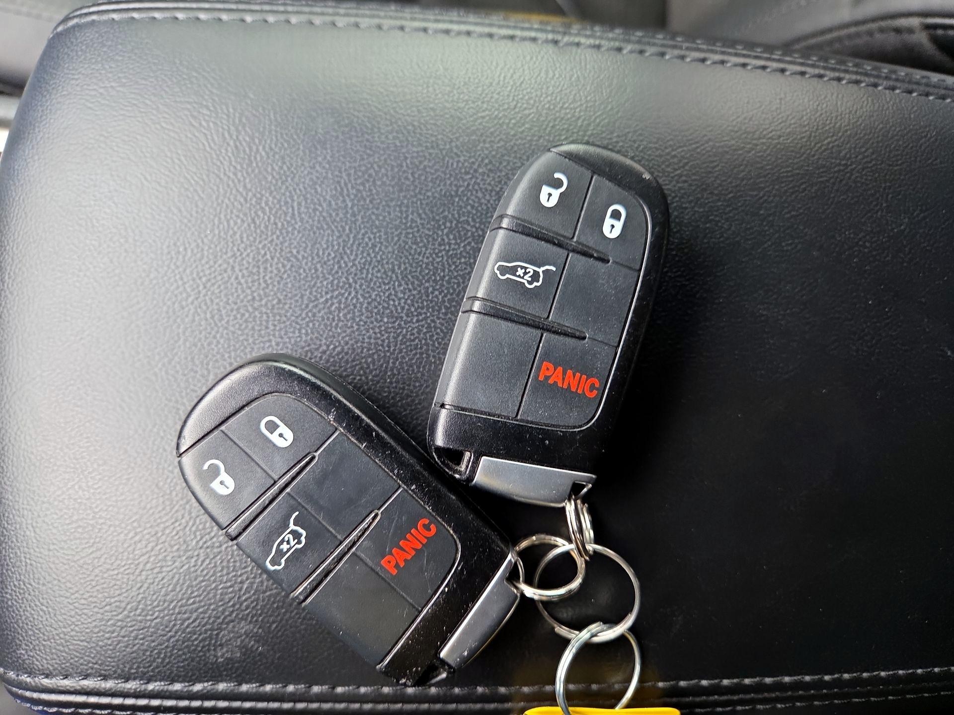 Thumbnail: 2020 Jeep Grand Cherokee - 20