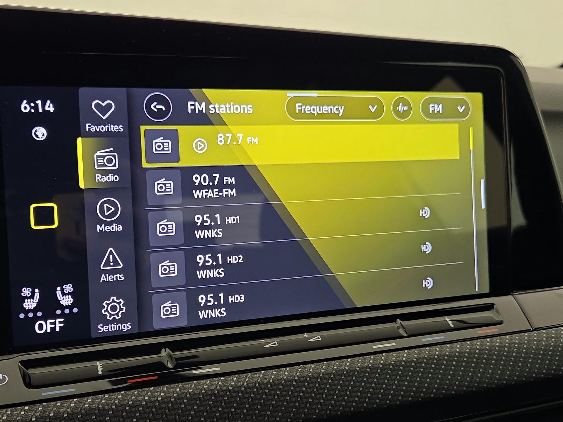 Thumbnail: 2024 Volkswagen Golf - 16