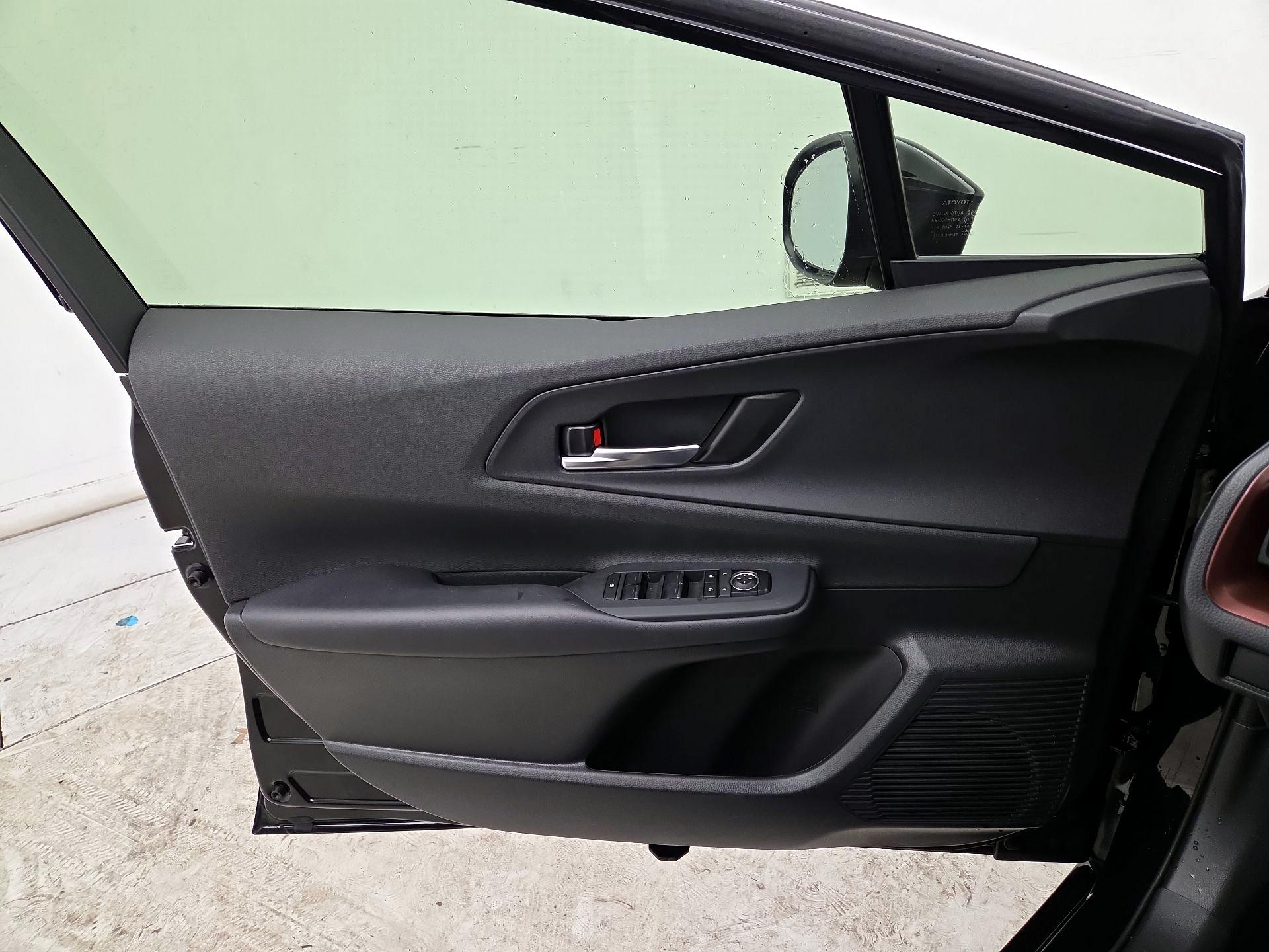 Thumbnail: 2024 Toyota Prius Prime - 12