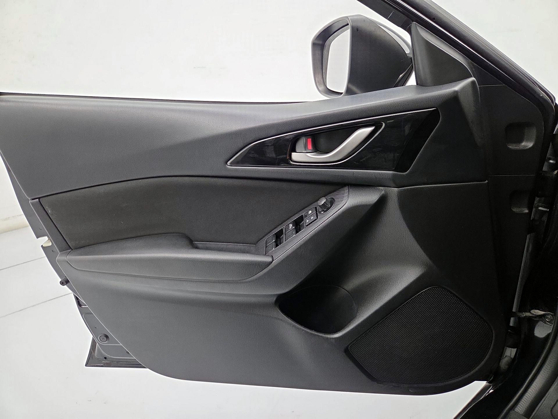 Thumbnail: 2016 Mazda Mazda3 - 12