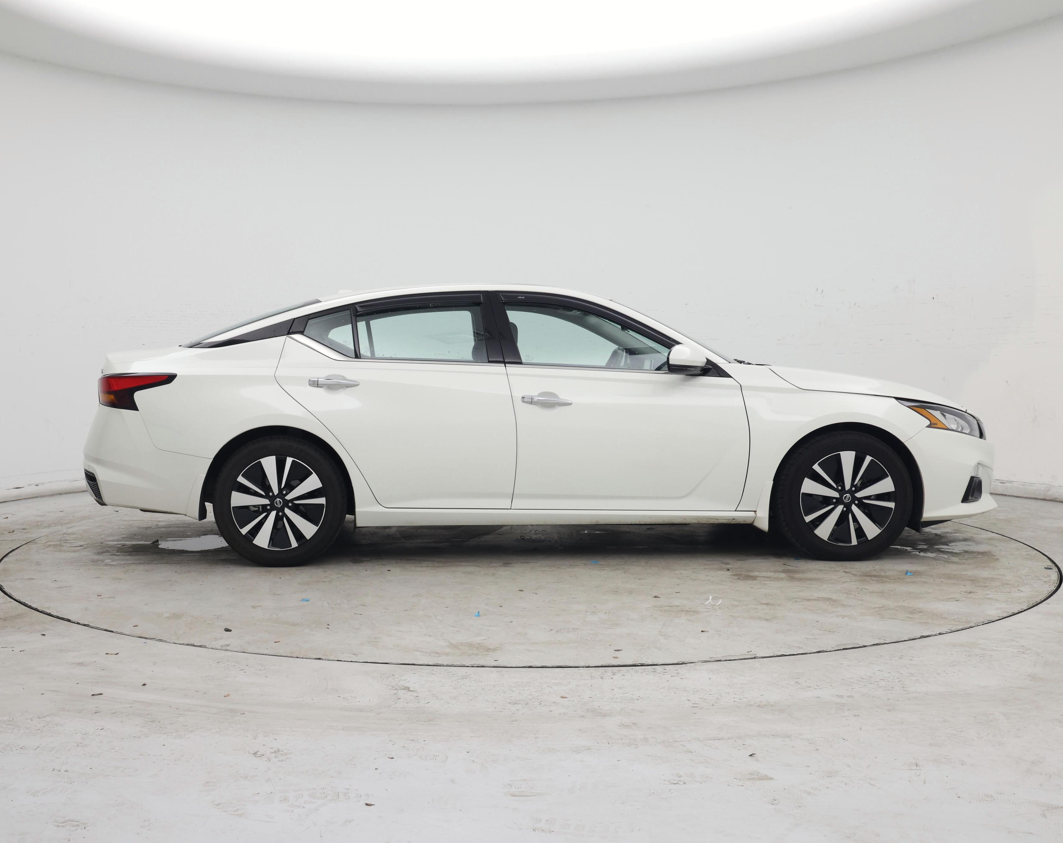 Thumbnail: 2022 Nissan Altima - 7