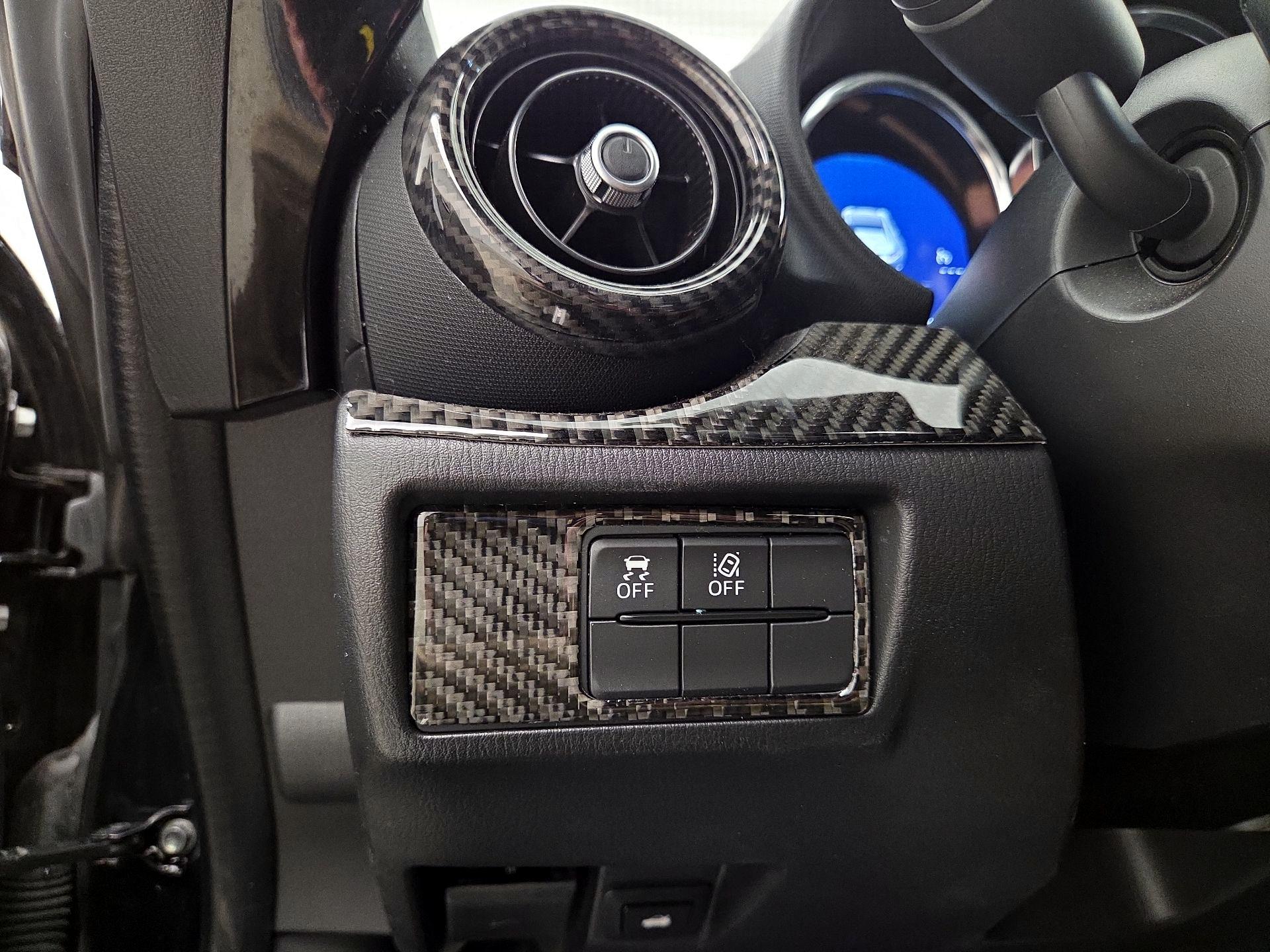 Thumbnail: 2020 Mazda MX-5 Miata - 13