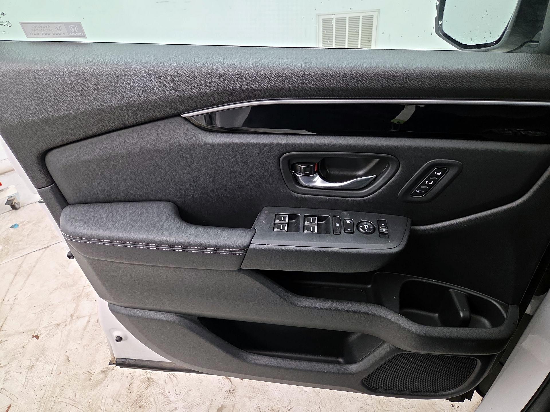 Thumbnail: 2024 Honda Pilot - 12