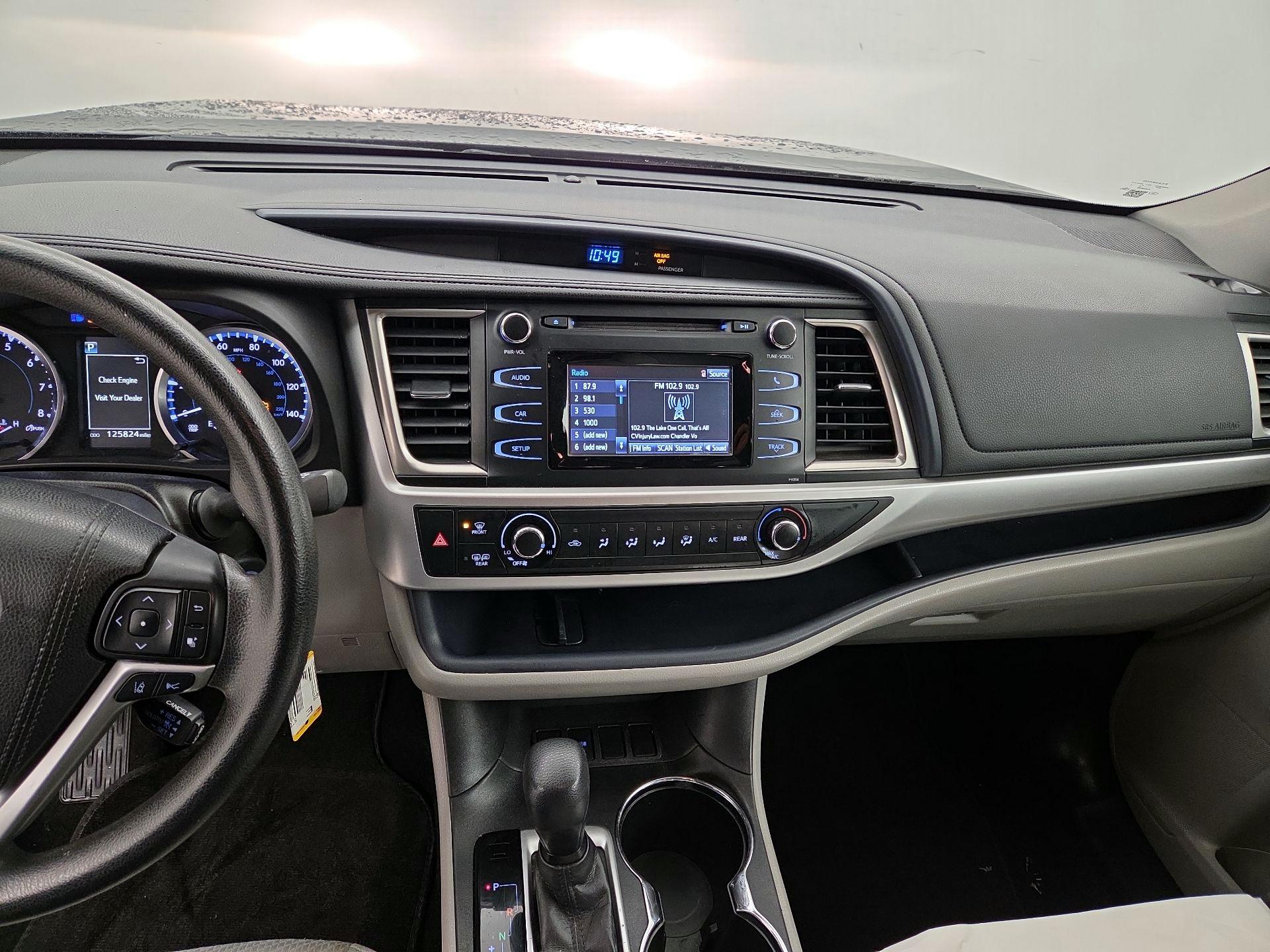 Thumbnail: 2017 Toyota Highlander - 9
