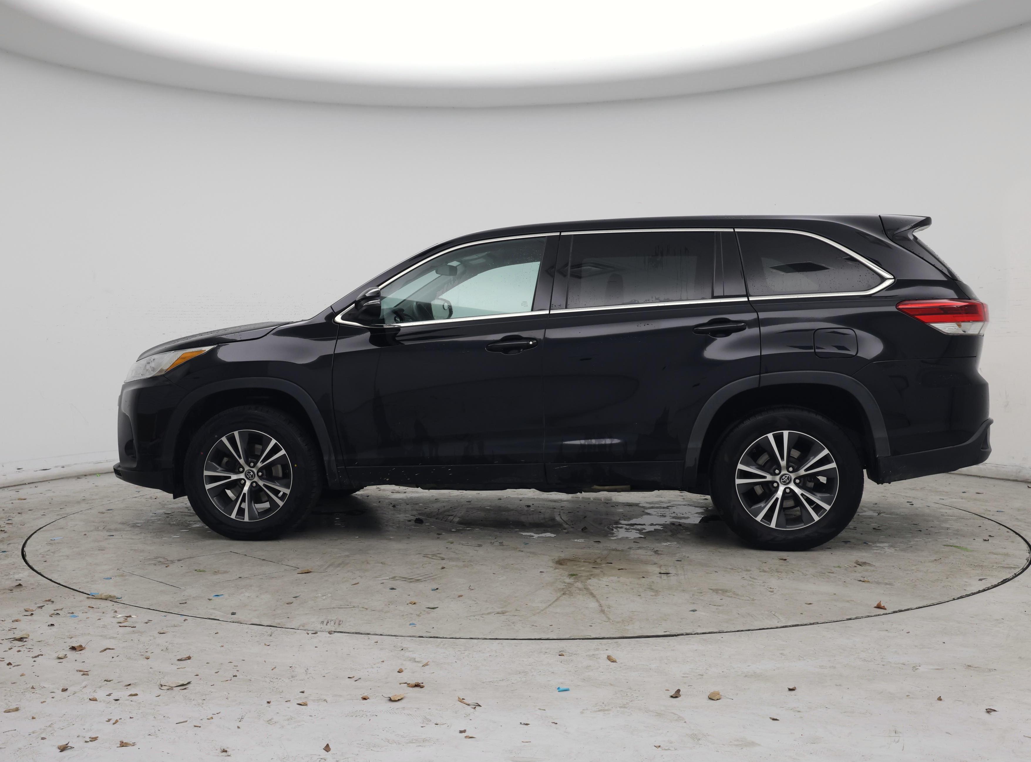 Thumbnail: 2017 Toyota Highlander - 3
