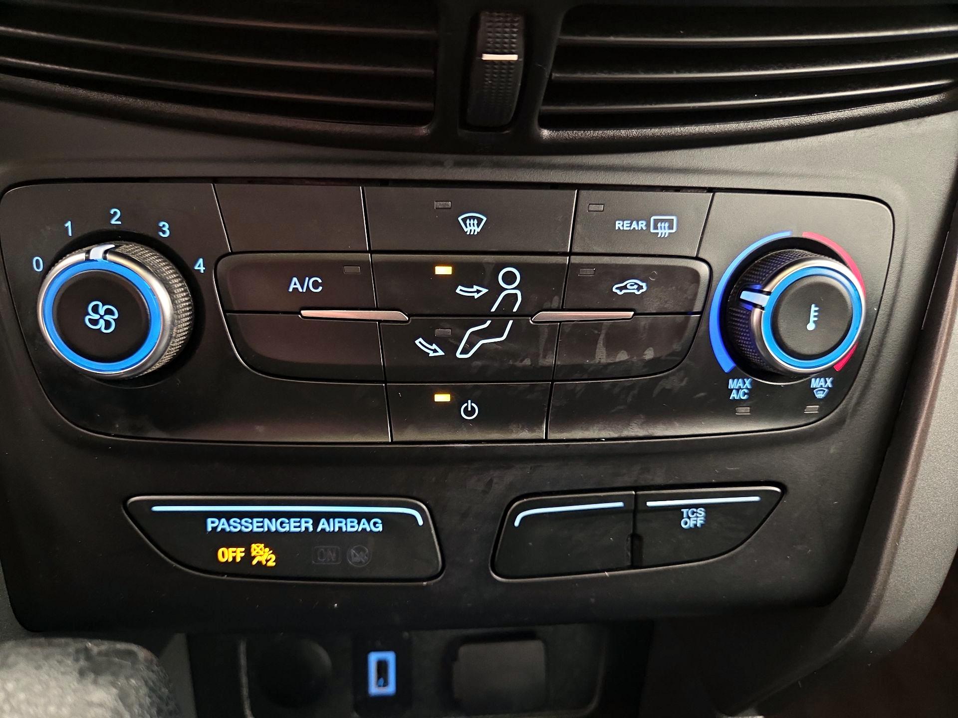 Thumbnail: 2017 Ford Escape - 16