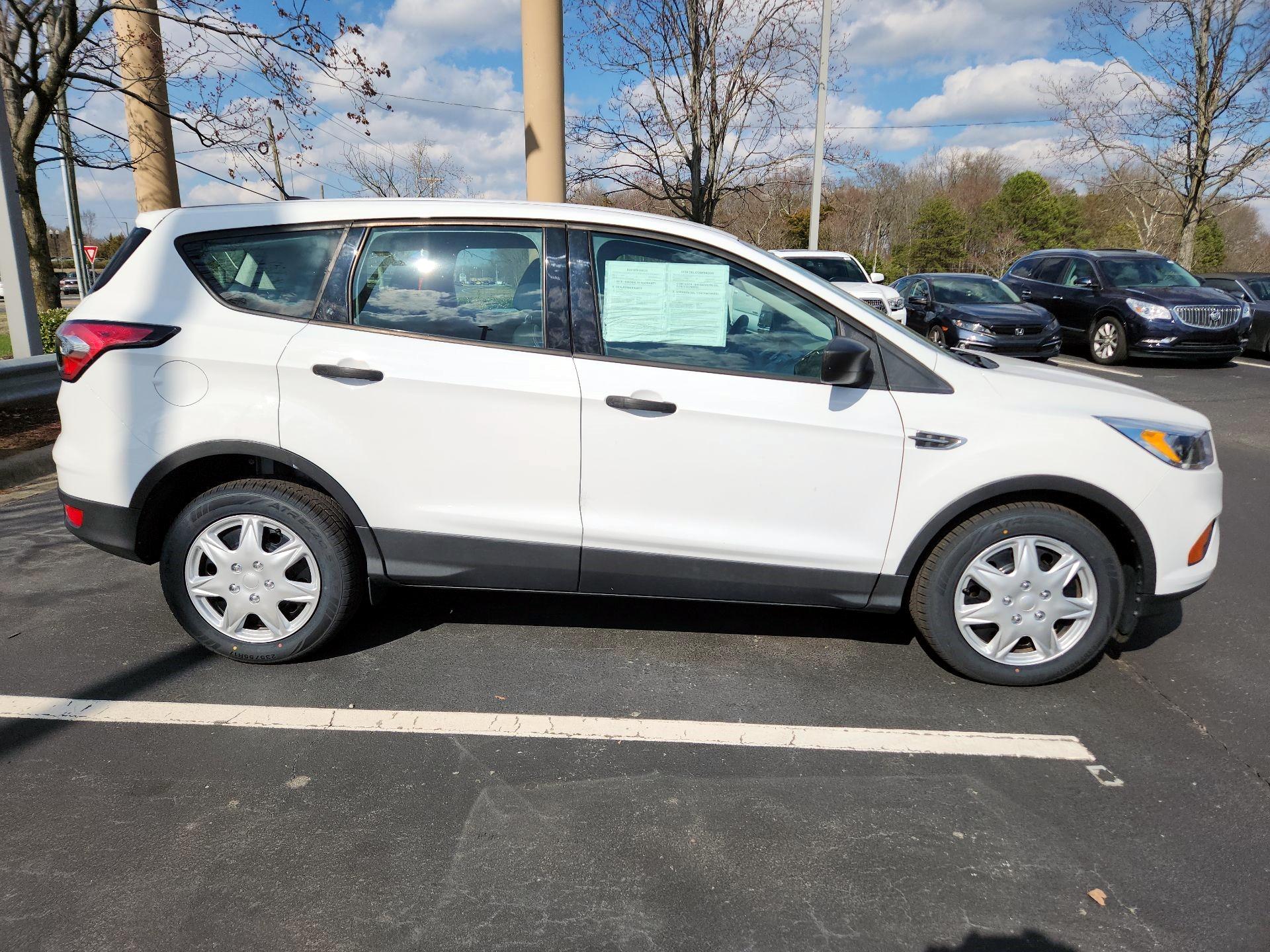 Thumbnail: 2017 Ford Escape - 4