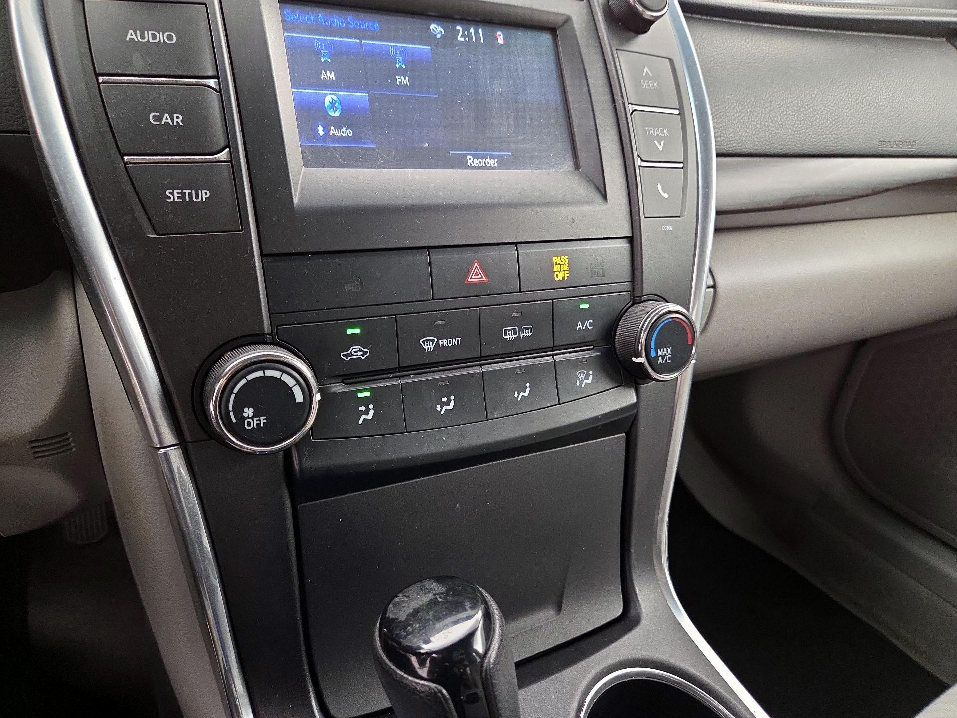 Thumbnail: 2015 Toyota Camry - 15