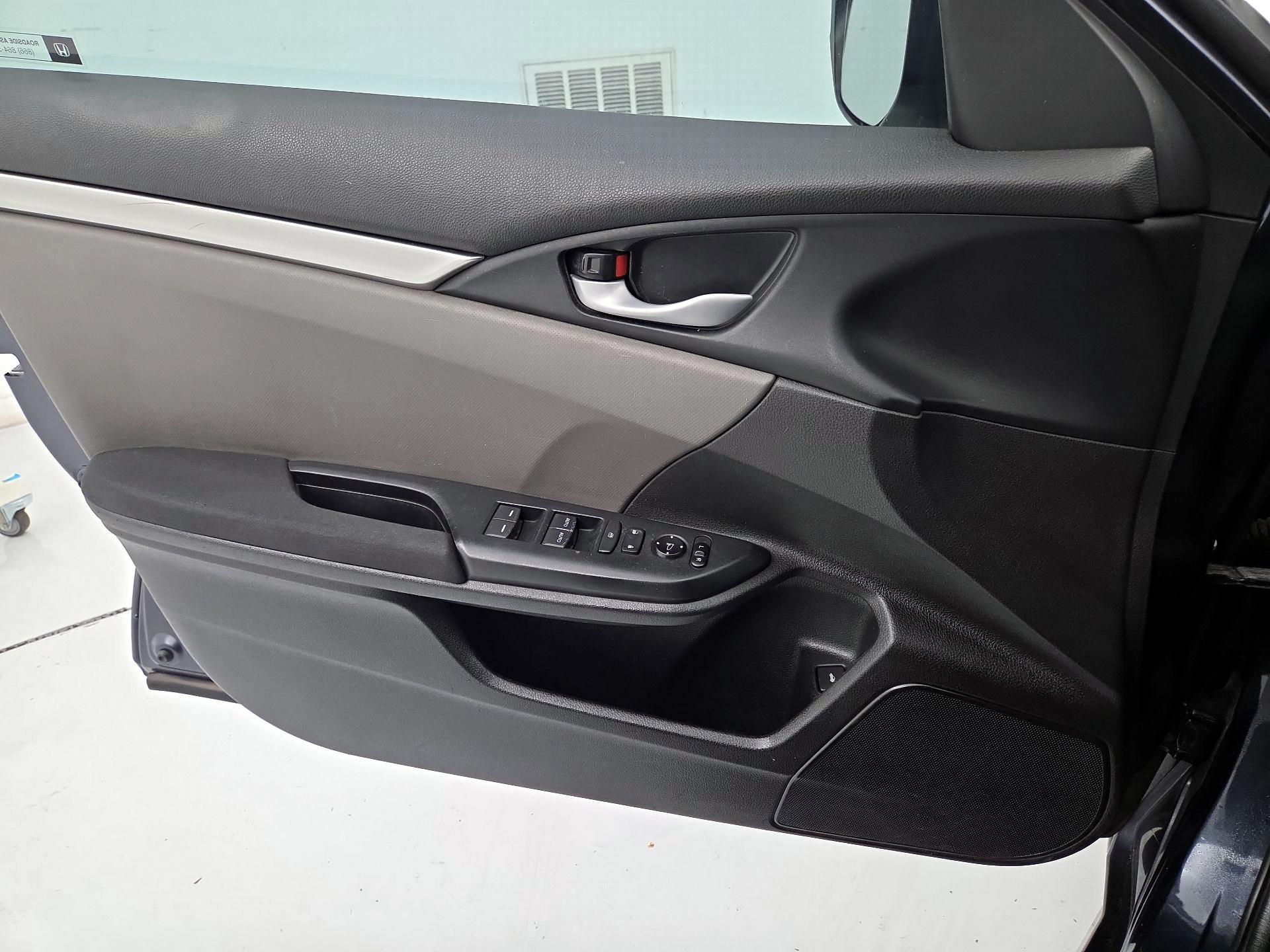 Thumbnail: 2017 Honda Civic - 12