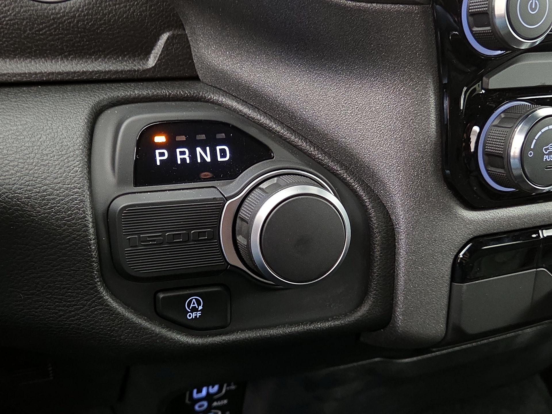 Thumbnail: 2025 RAM 1500 - 17