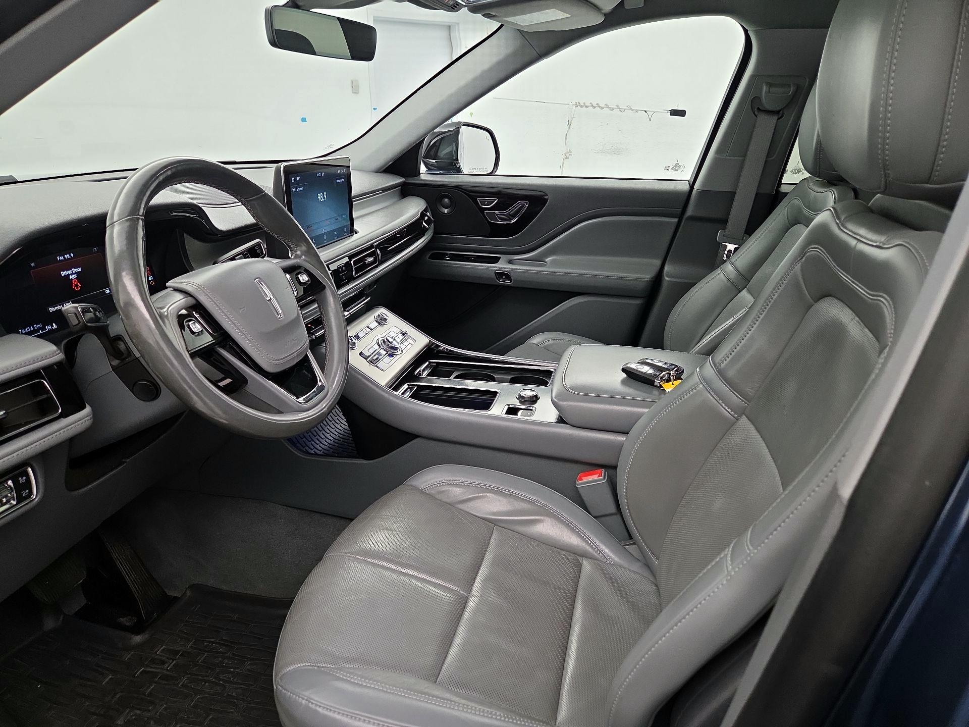 Thumbnail: 2020 Lincoln Aviator - 11