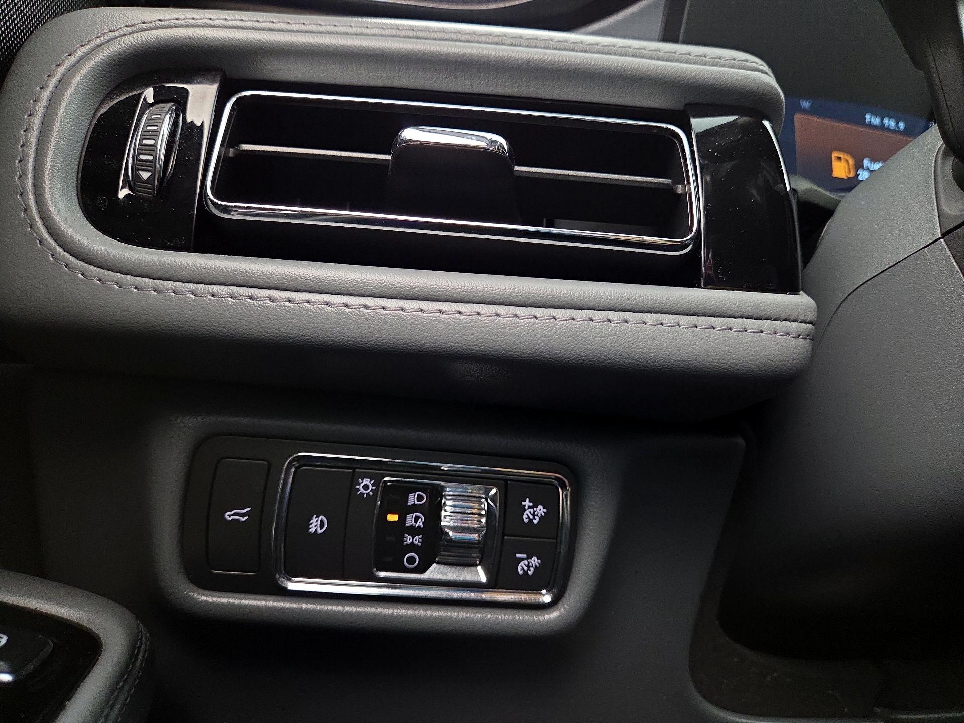 Thumbnail: 2020 Lincoln Aviator - 13