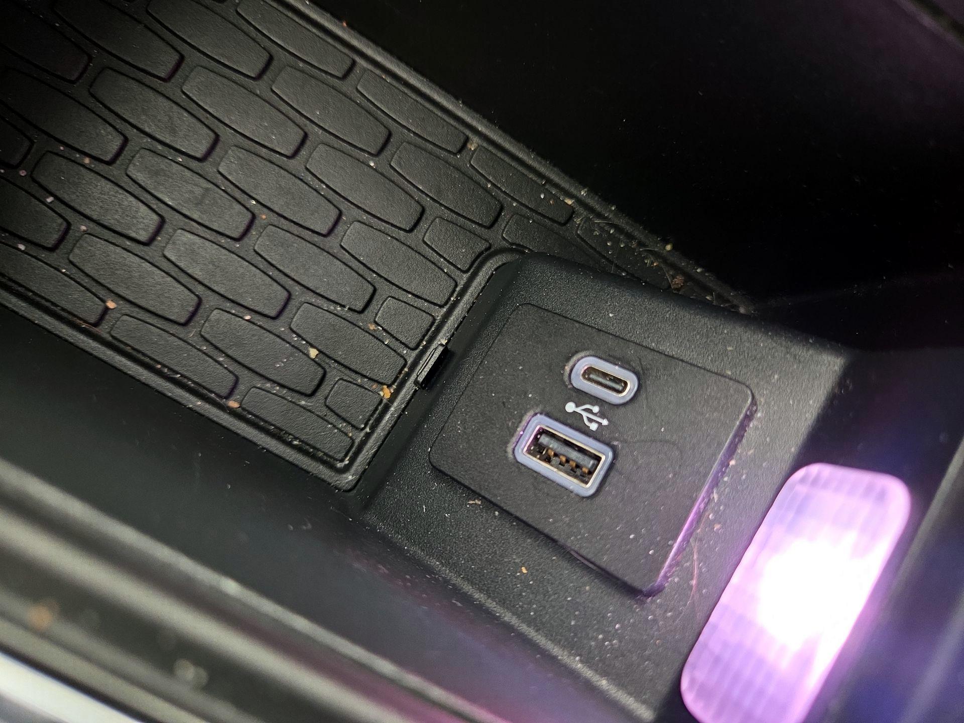 Thumbnail: 2020 Lincoln Aviator - 18