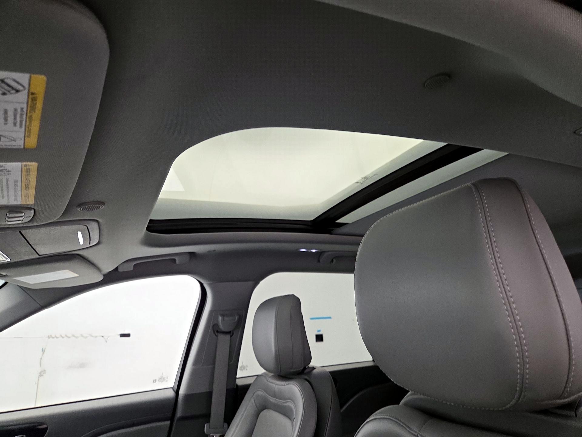 Thumbnail: 2020 Lincoln Aviator - 19