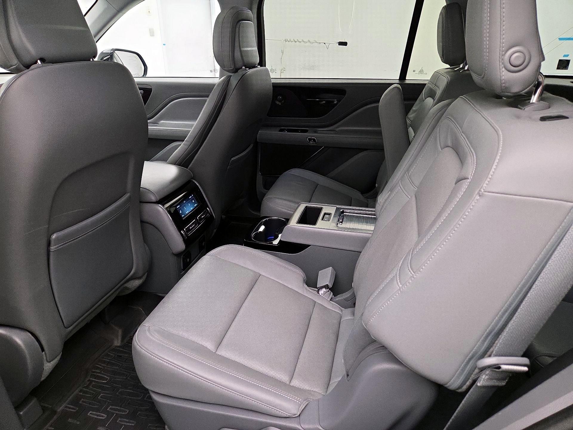 Thumbnail: 2020 Lincoln Aviator - 20