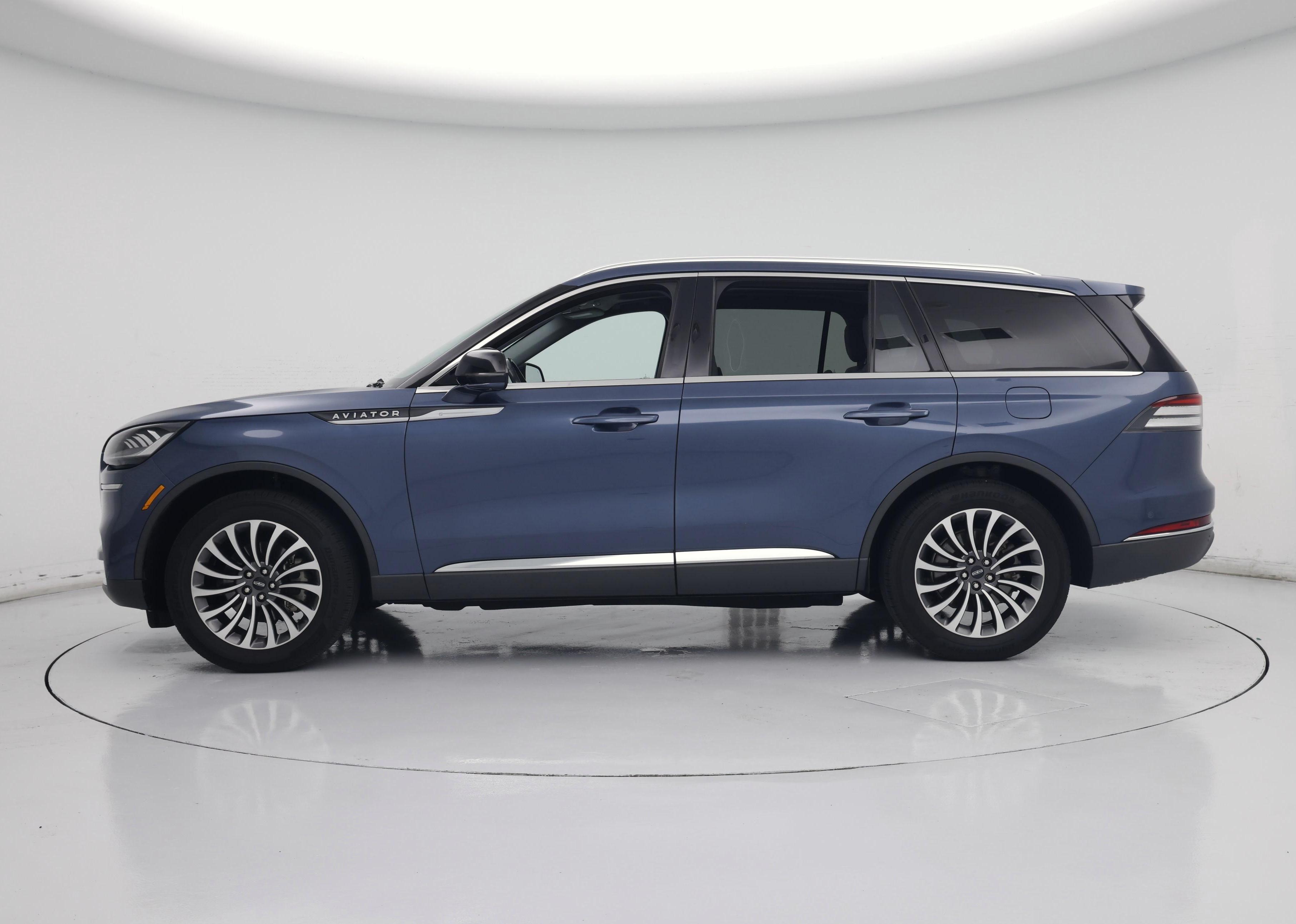 Thumbnail: 2020 Lincoln Aviator - 3