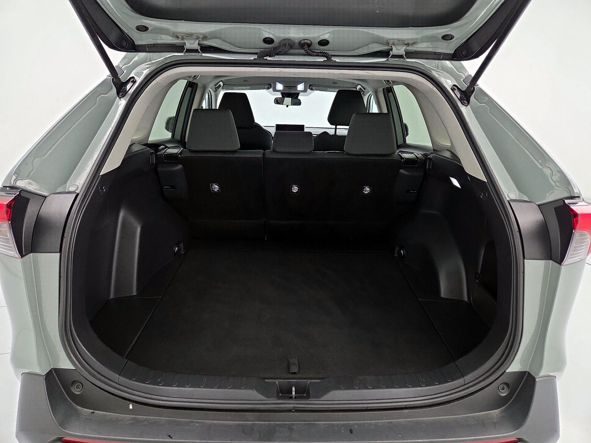 Thumbnail: 2023 Toyota RAV4 - 20